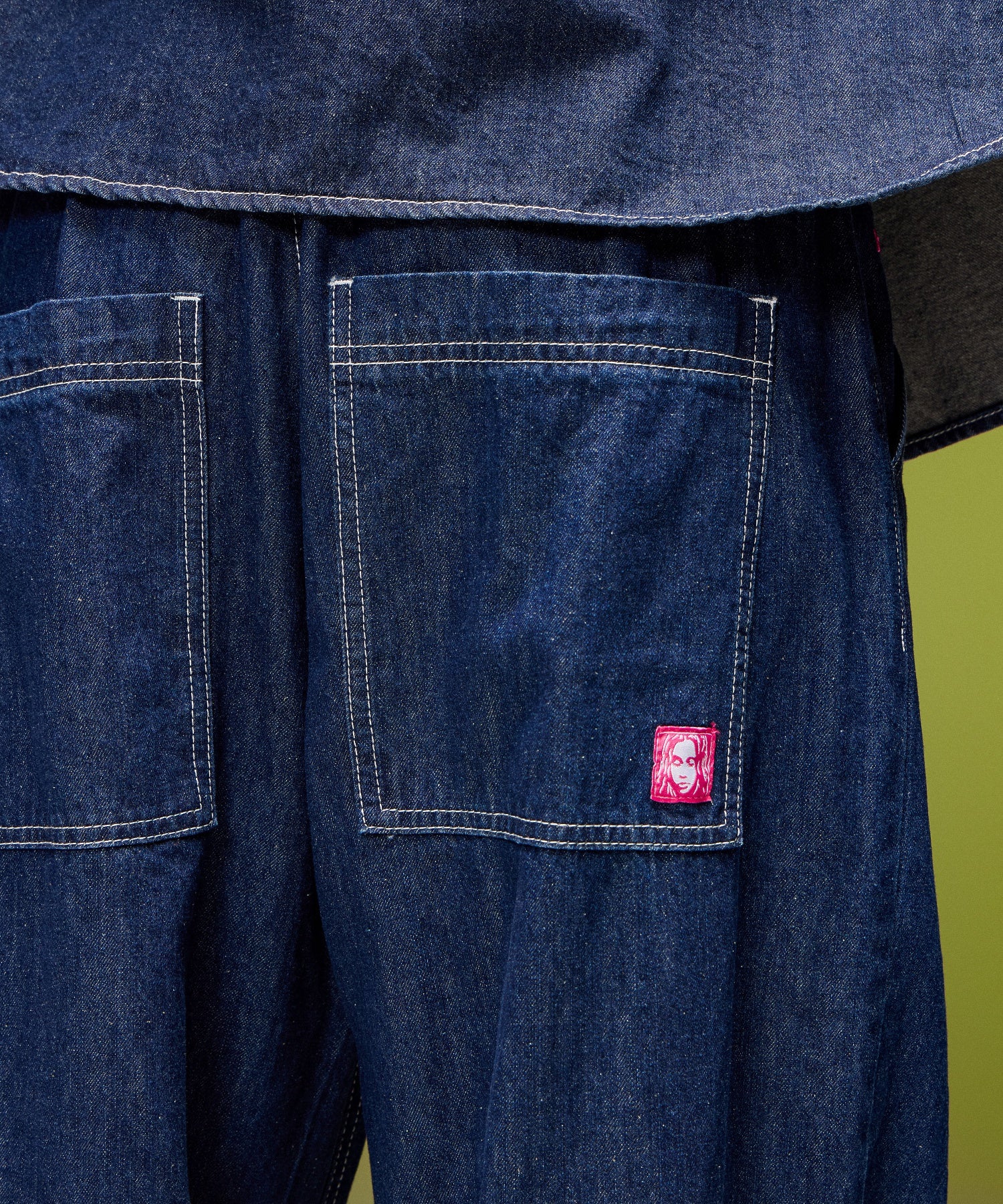 FACE LABEL POCKET EASY PANTS
