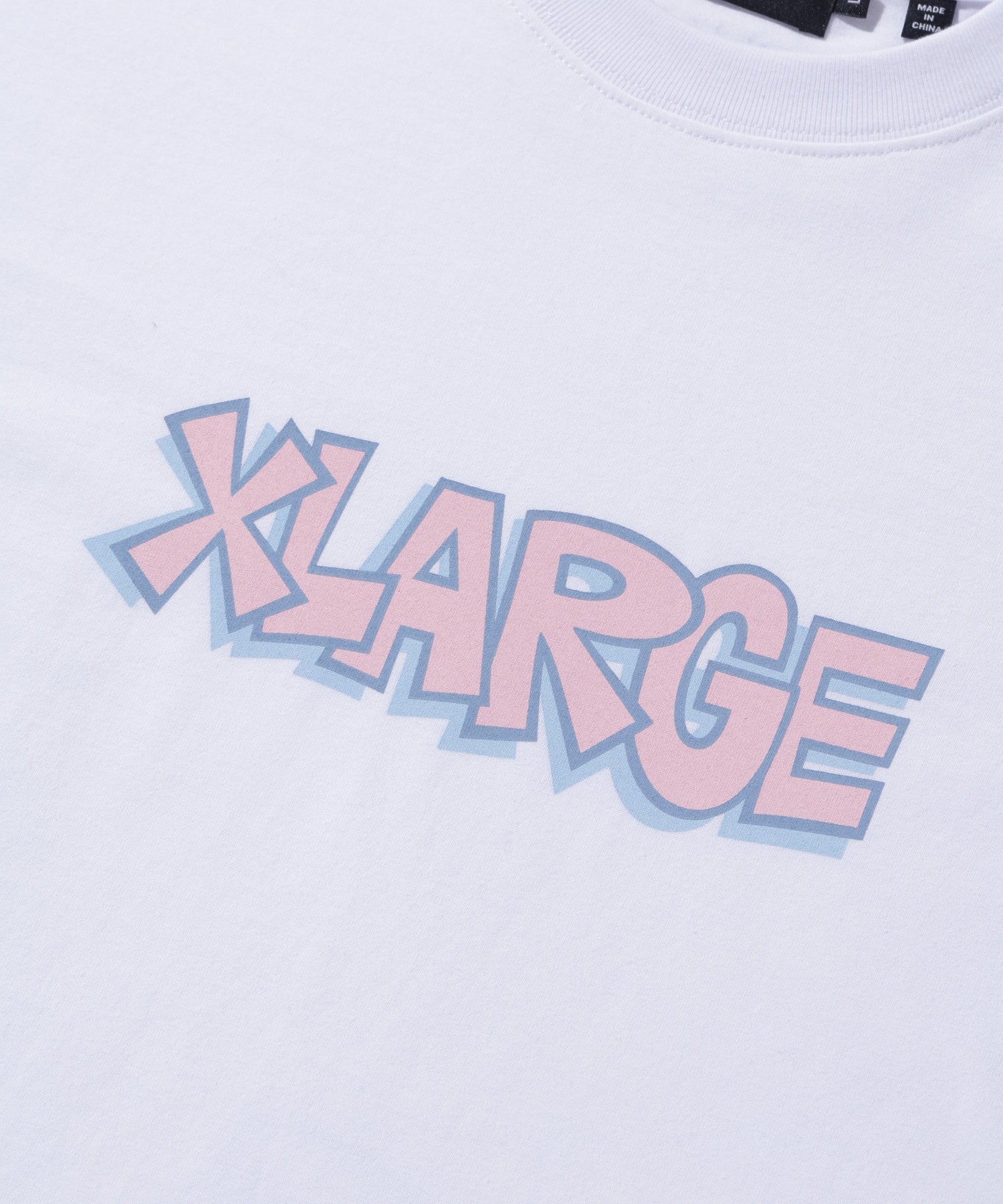 XLARGE×KEVIN LYONS S/S TEXT LOGO TEE