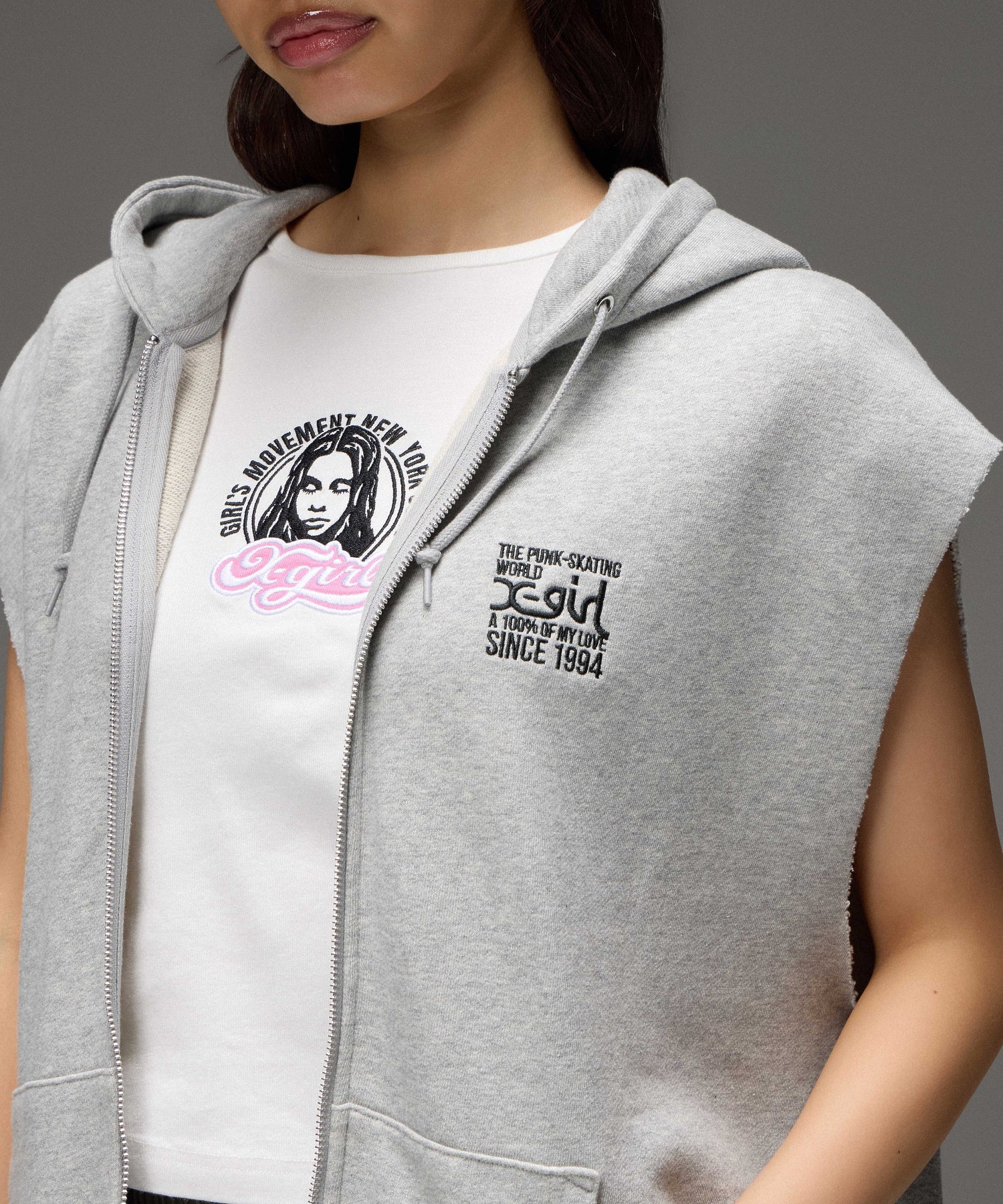 SIGNBOARD LOGO ZIP UP SWEAT VEST