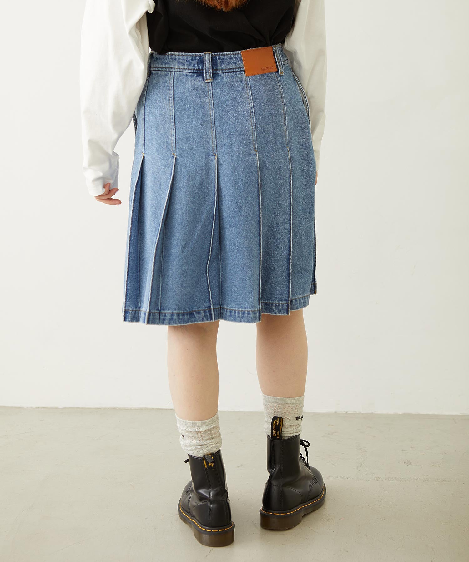 PLEATED DENIM SKIRT