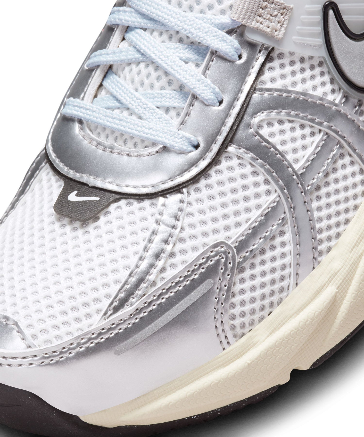 NIKE FD0736-100 WMNS V2K RUN