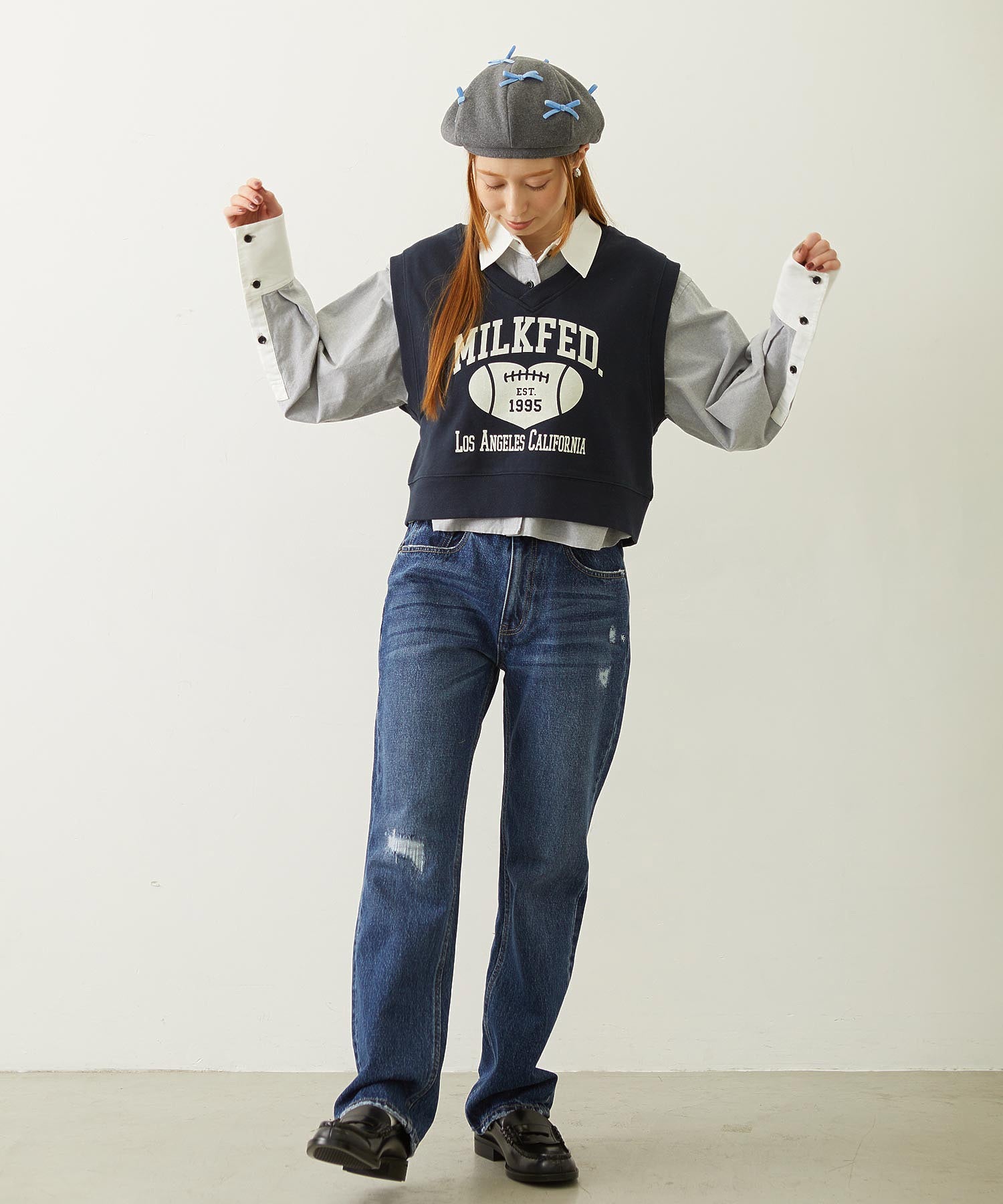 COLLEGE LOGO V-NECK SWEAT VEST