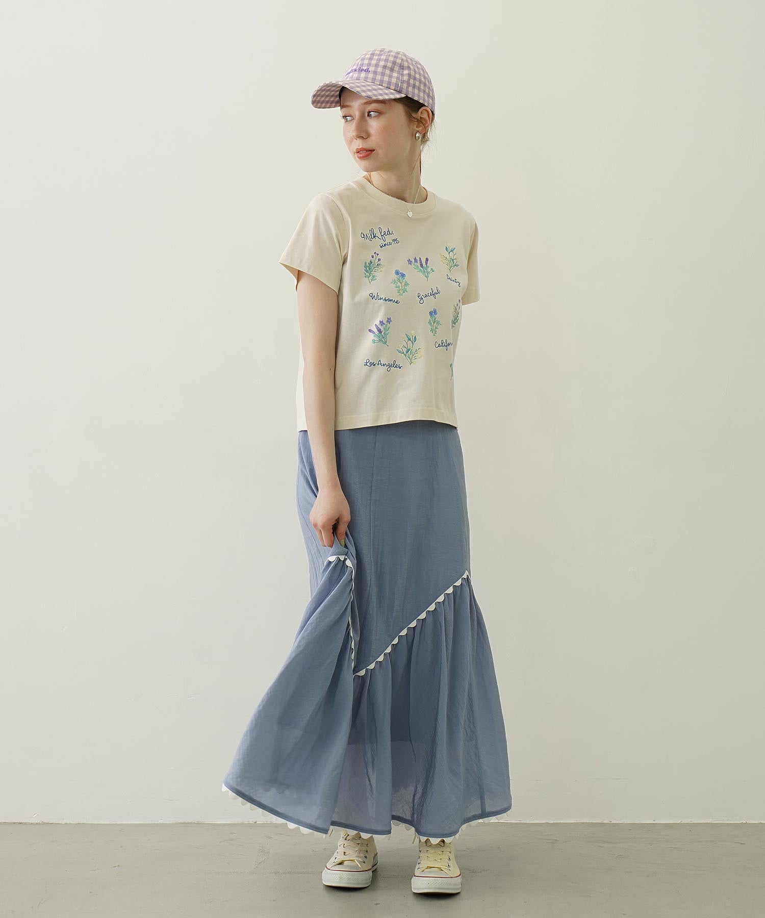 FLOWER PRINT AND EMBROIDERY COMPACT S/S TEE