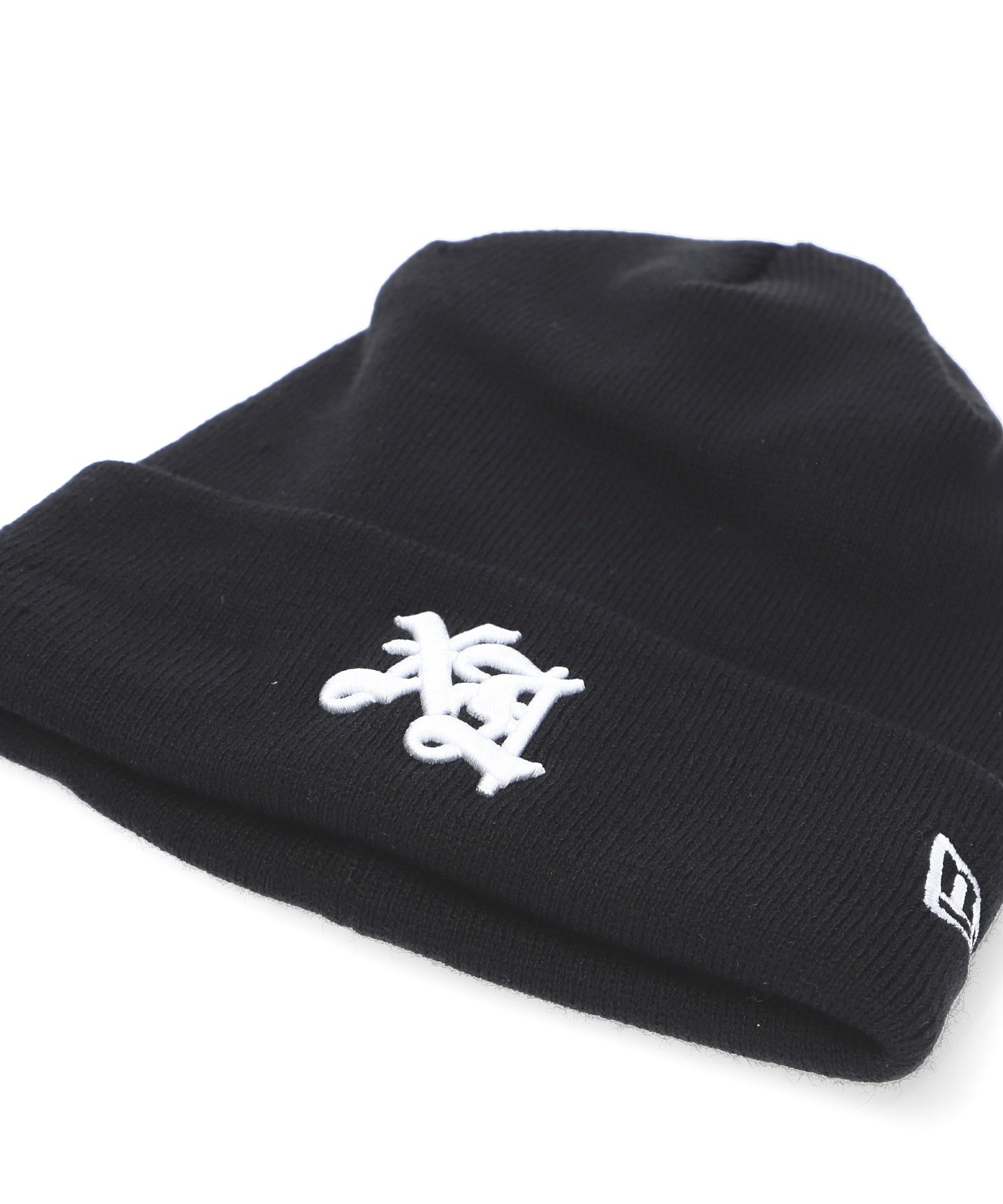 XLARGE×NEW ERA OLD ENGLISH CUFF BEANIE