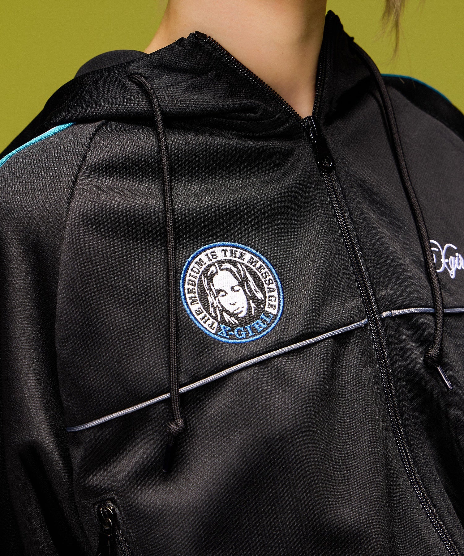 LOGO PATCHED ZIP UP JERSEY COMPACT HOODIE