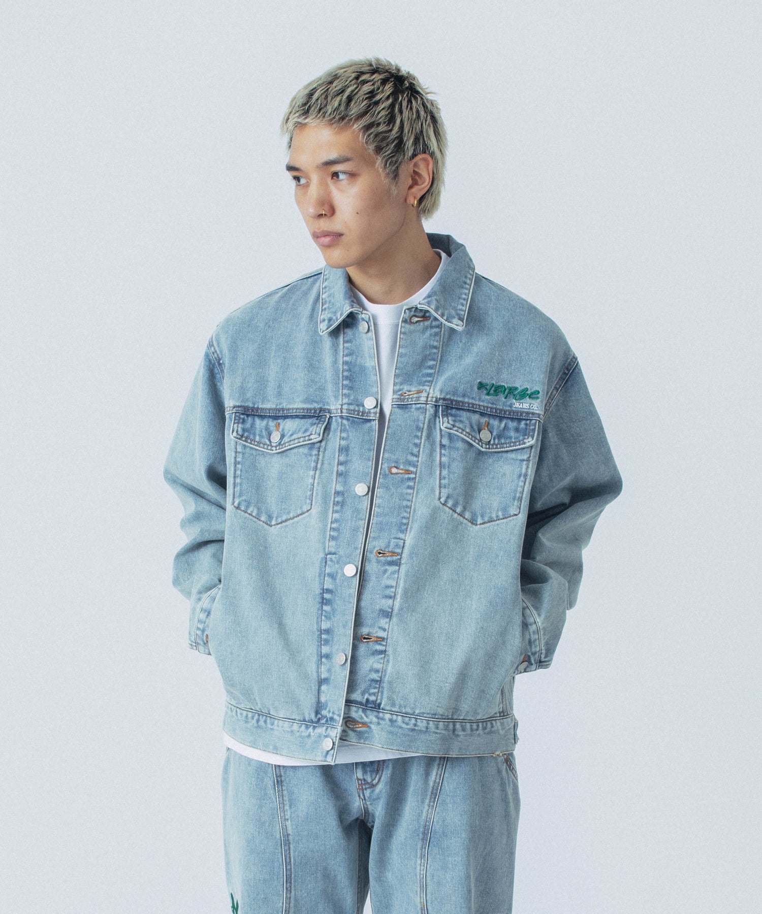 SIDE CUTTING DENIM JACKET