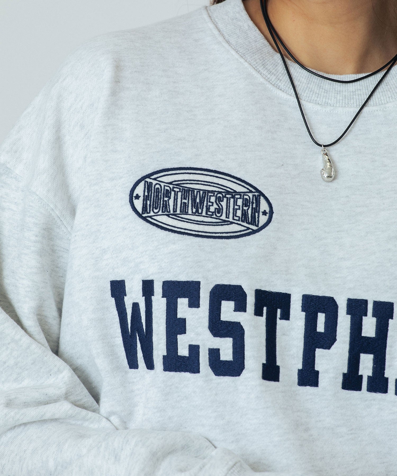 PATCH EMBROIDERY PULLOVER