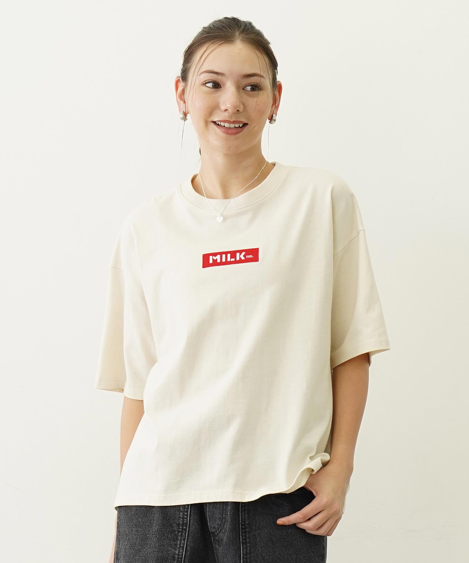 EMBROIDERY BAR WIDE S/S TEE