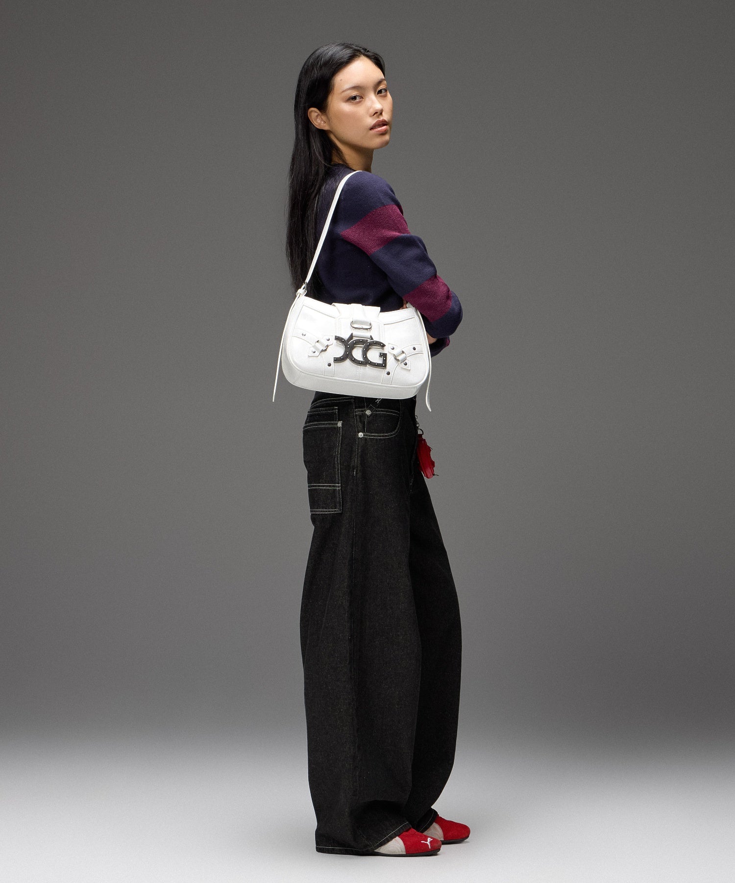 XG LOGO PLATE SHOULDER BAG
