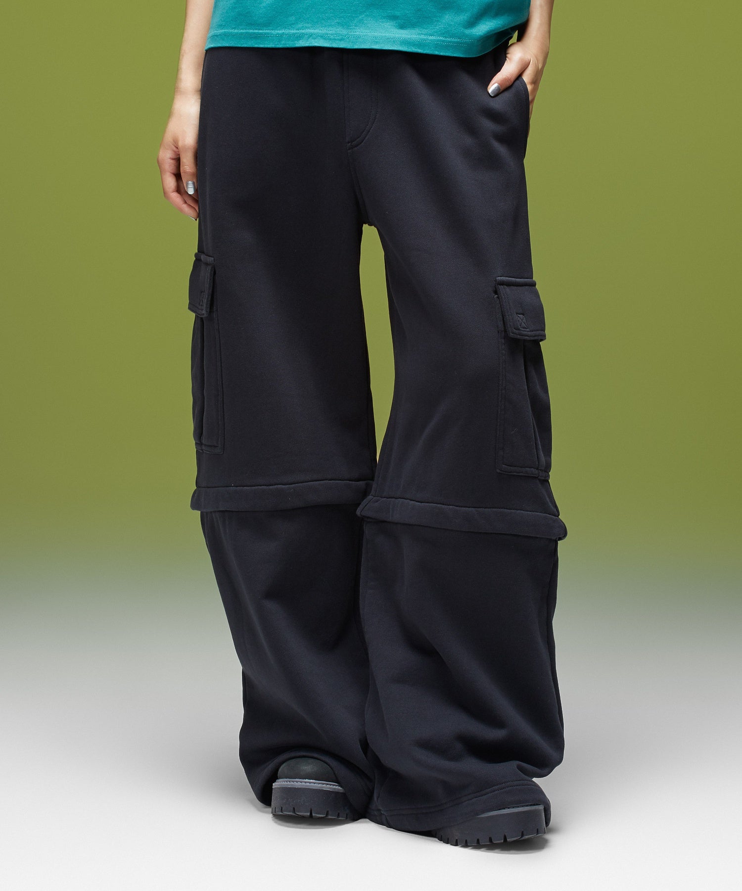 EMBLEM POCKET 2WAY BUGGY SWEATPANTS