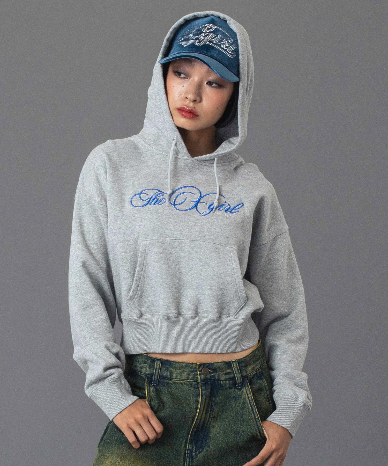 CURSIVE LOGO EMBROIDERY COMPACT SWEAT HOODIE