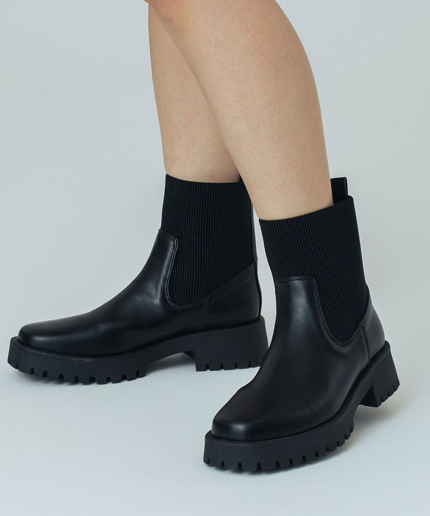 STRETCH CHELSEA BOOTS