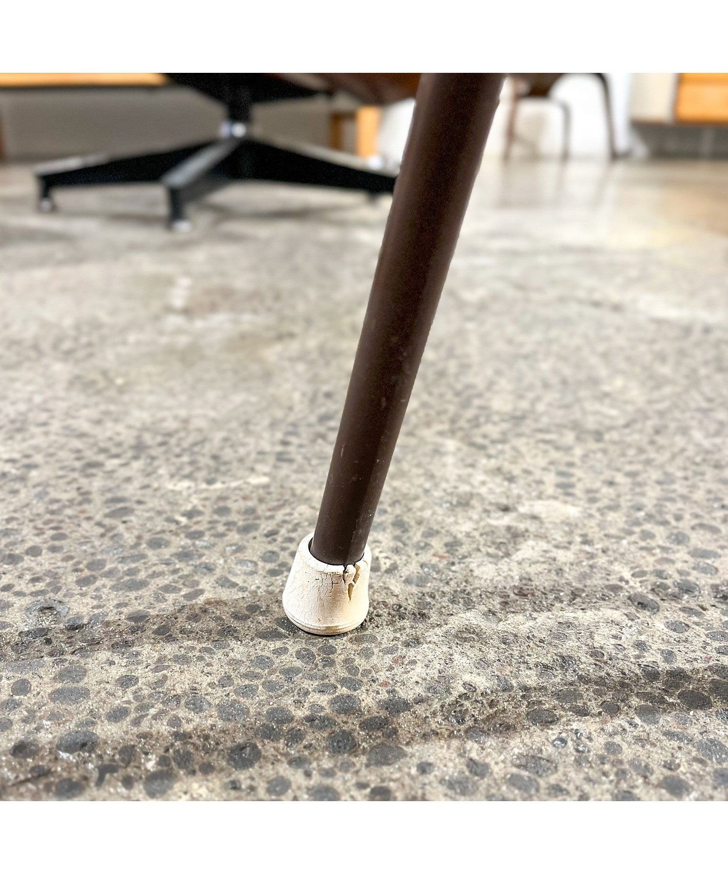 Eames H-Base / Brown / Vintage