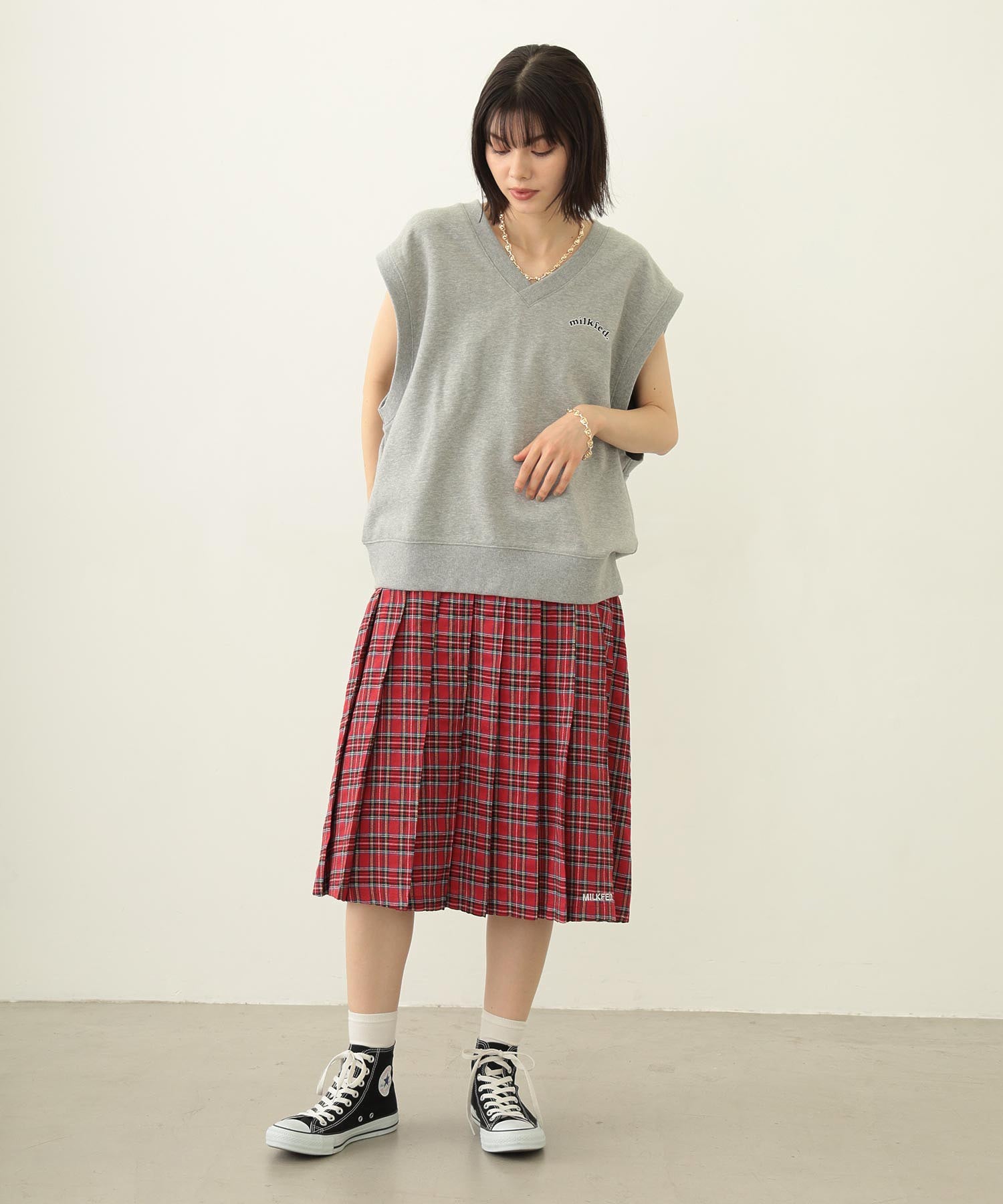 V-NECK SWEAT VEST