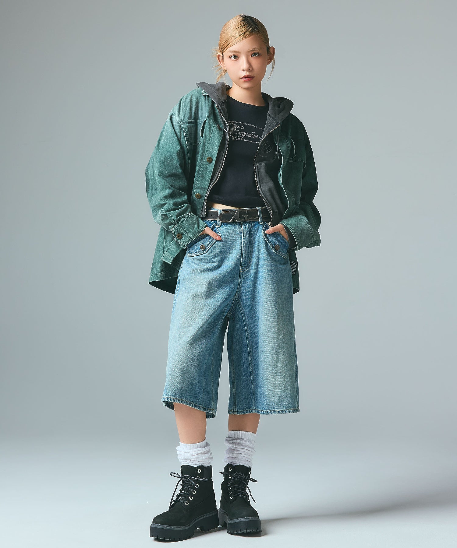 RHINESTONE OVAL CURSIVE LOGO S/S BABY TEE