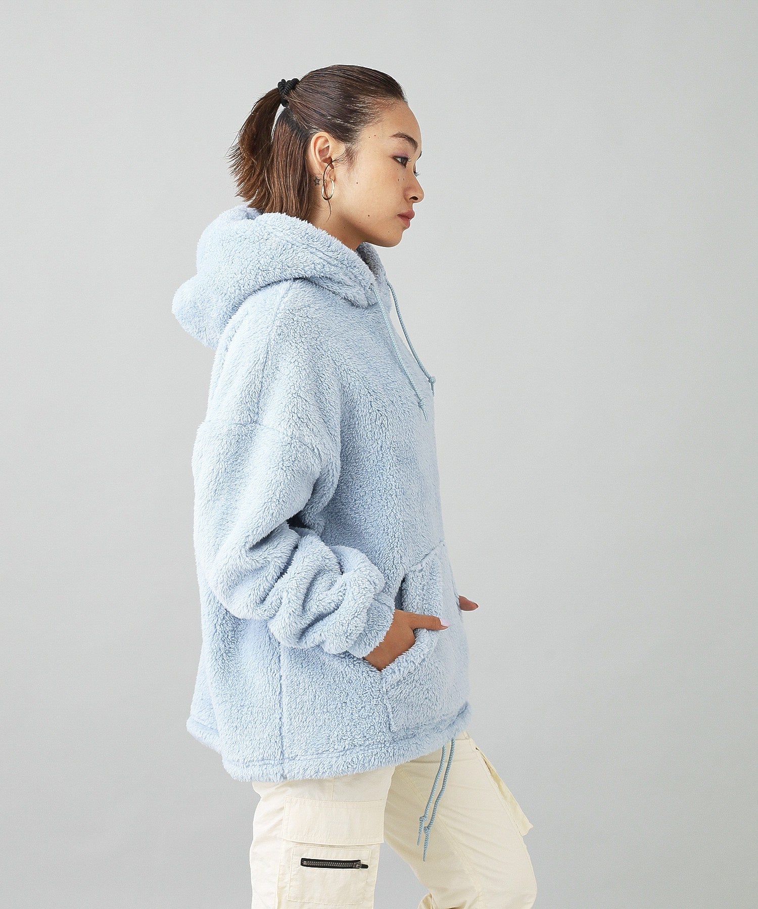 FLUFFY HOODIE
