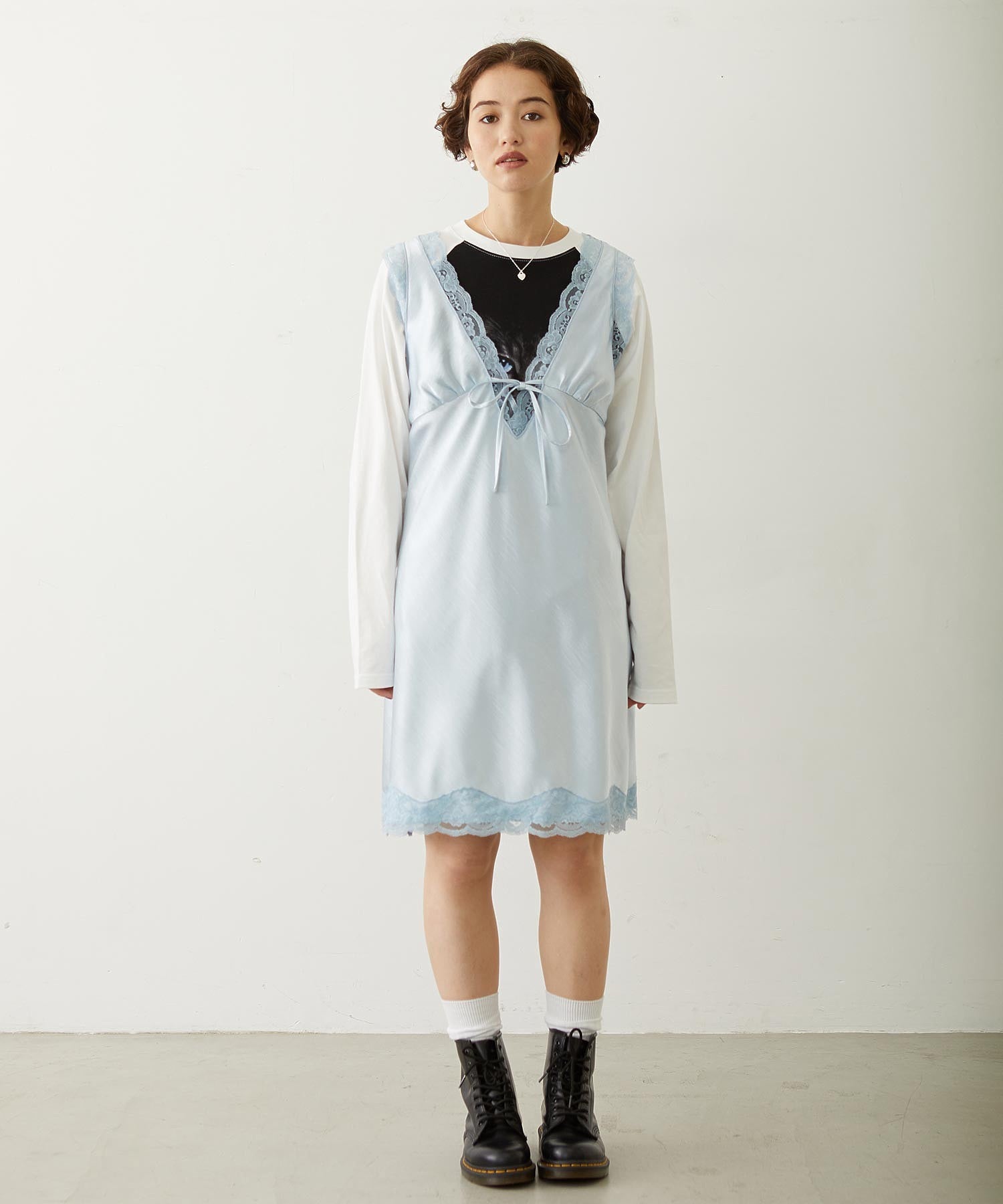 V-NECK LACE DRESS