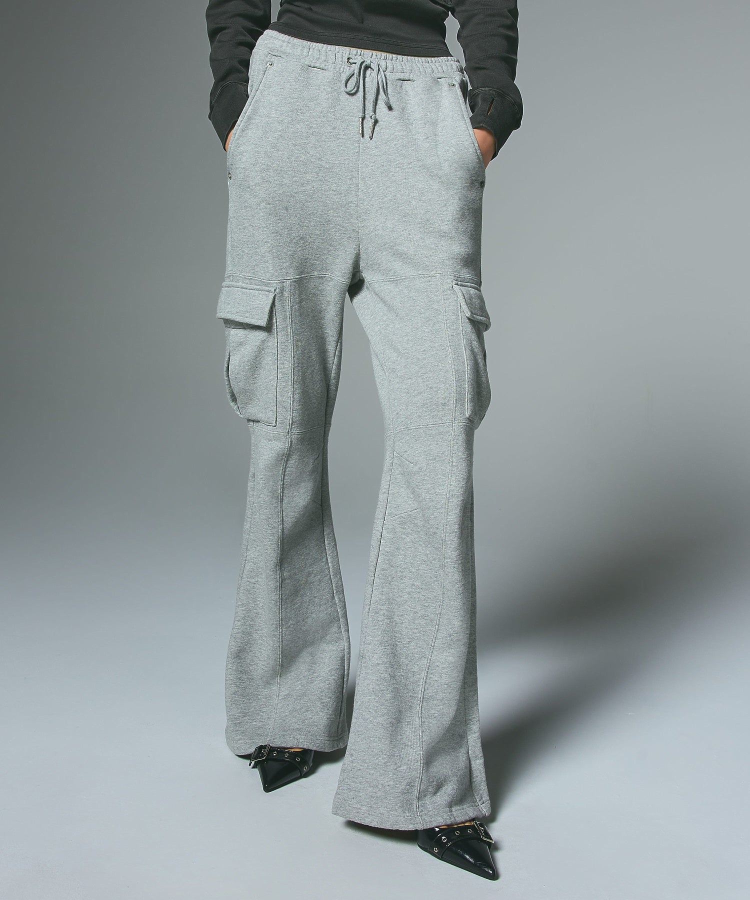 CARGO POCKET FLARE SWEAT PANTS