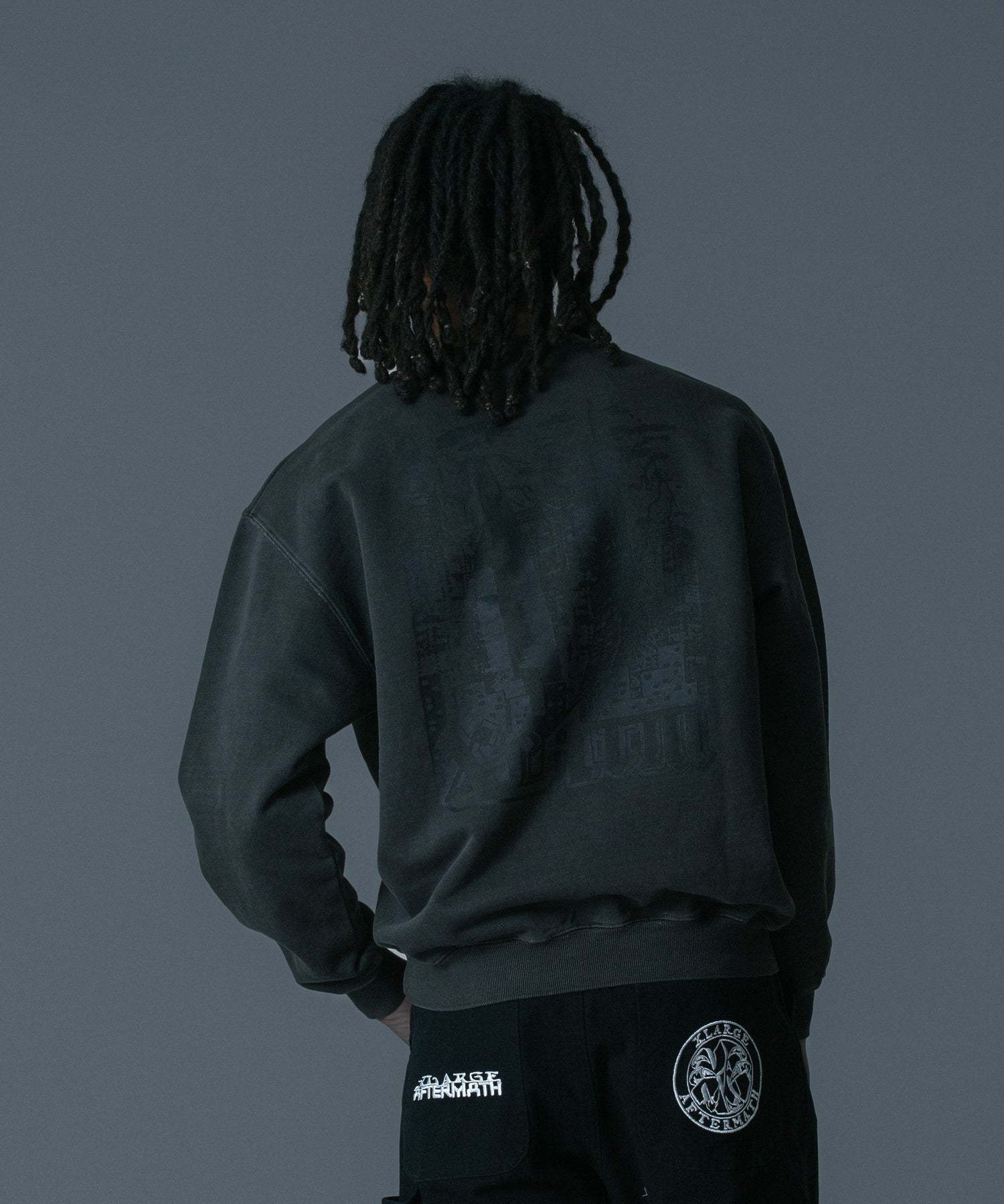 XLARGE×AFTERMATH CREWNECK SWEATSHIRT