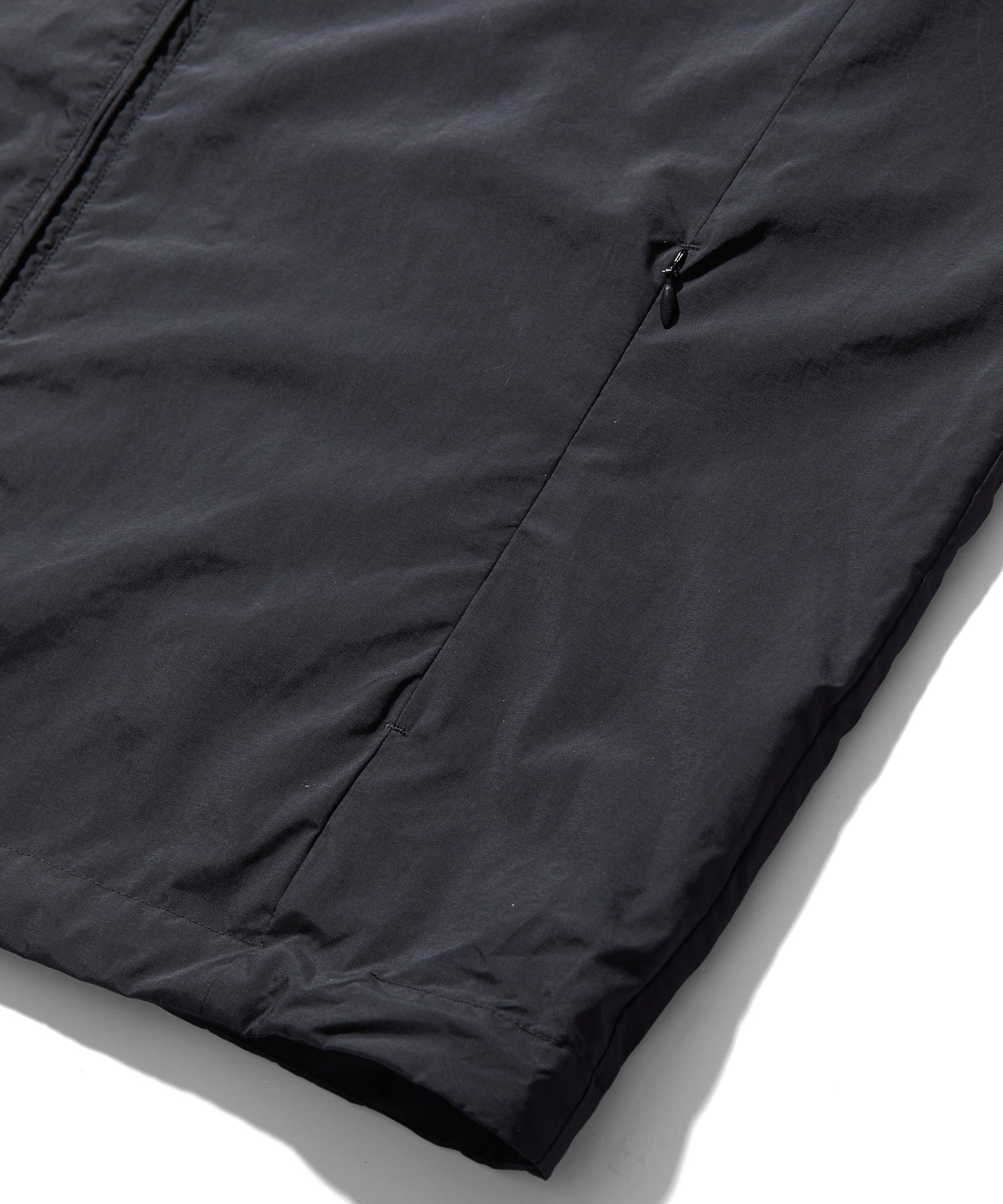 LIGHTWEIGHT HOODED JACKET