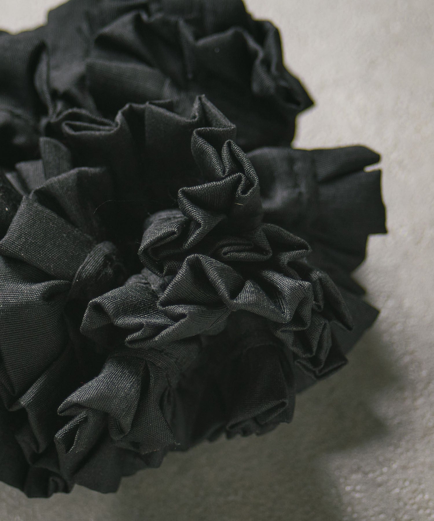 heyep/Ruffled Silk Scrunchie