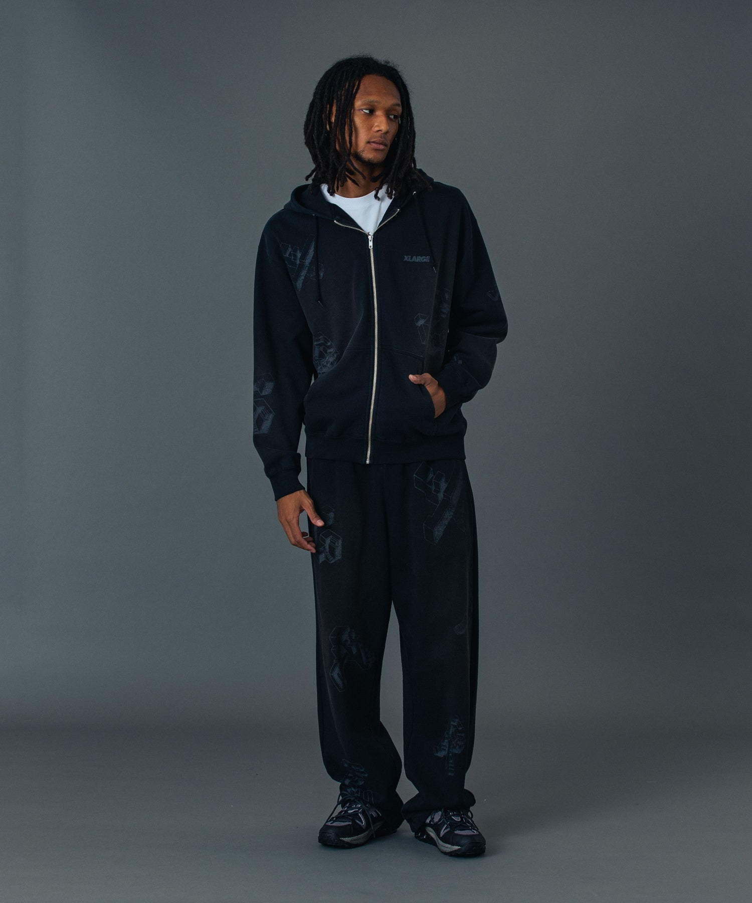 GEOMETRIC ZIP UP HOODED SWEATSHIRT