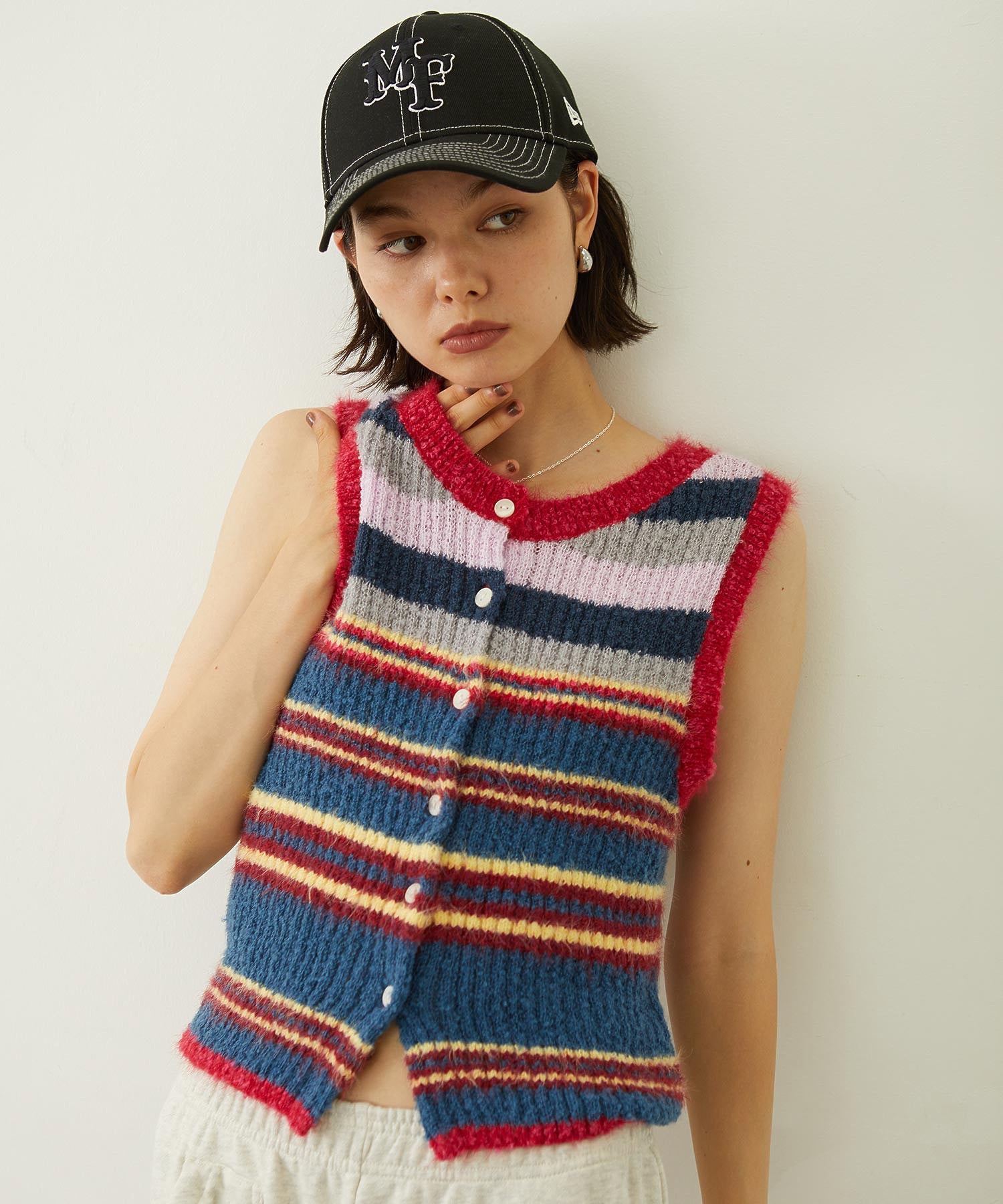 TWO-TYPE STRIPED KNIT VEST