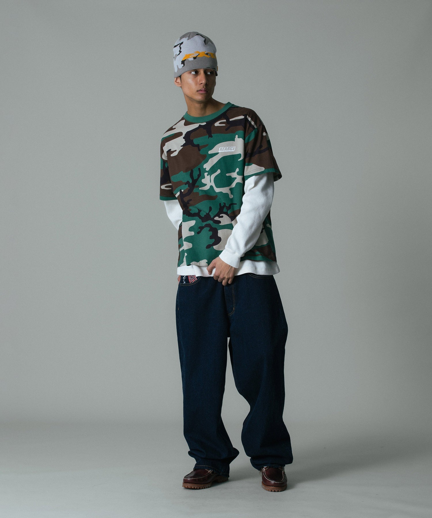 EMBROIDERED DENIM PANTS
