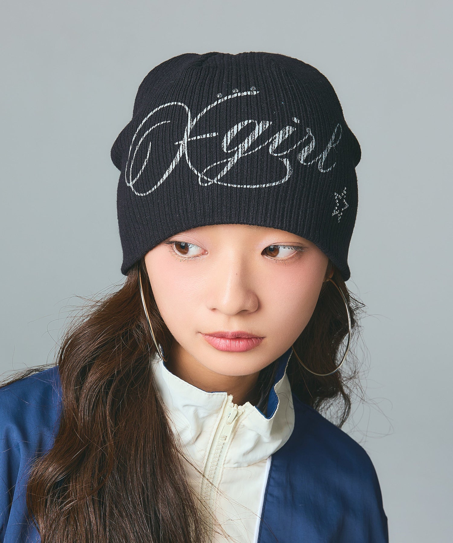 SPRAY LOGO AND STUDDED BEANIE