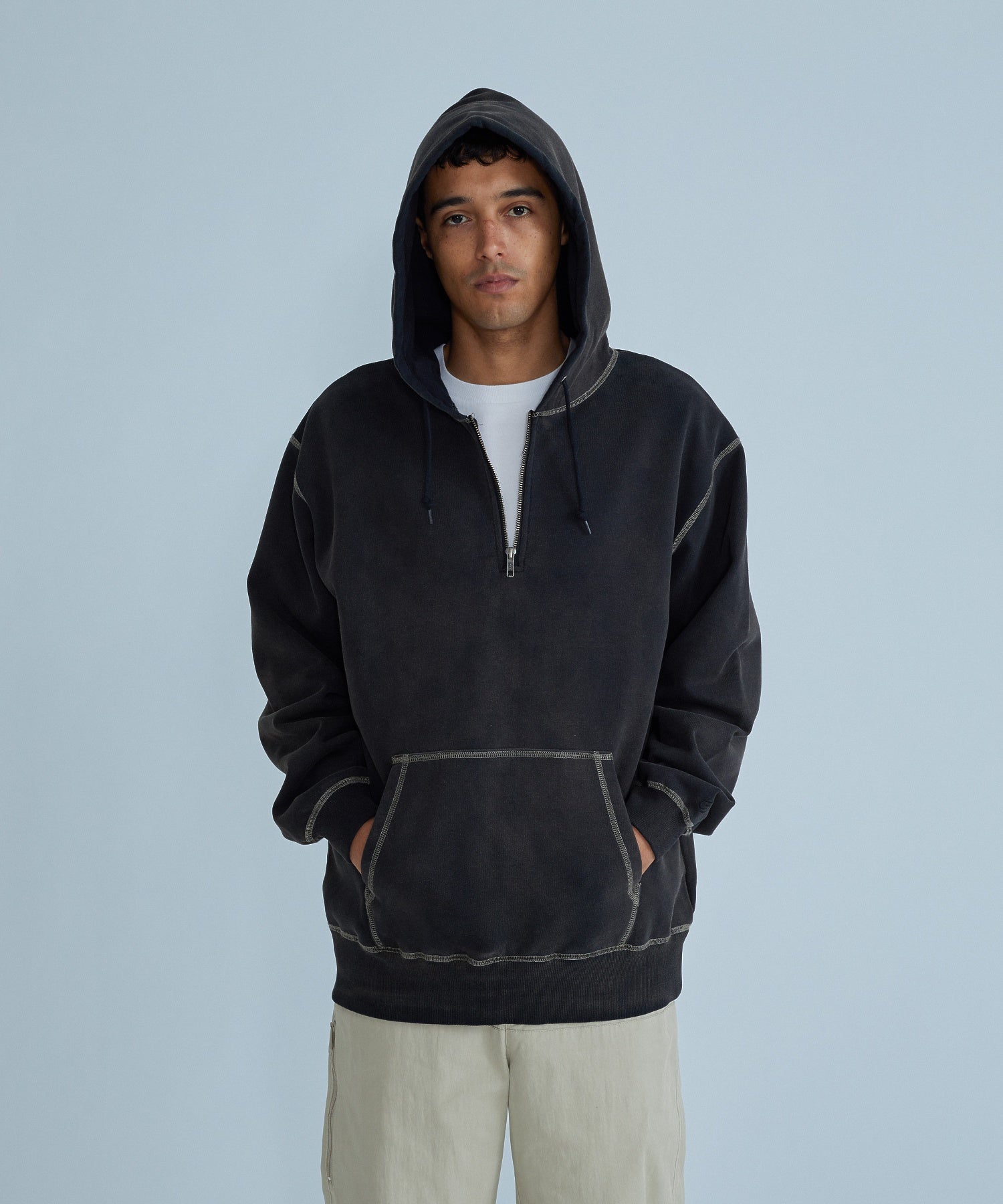 HALF ZIP HOODED SWEATSHIRT