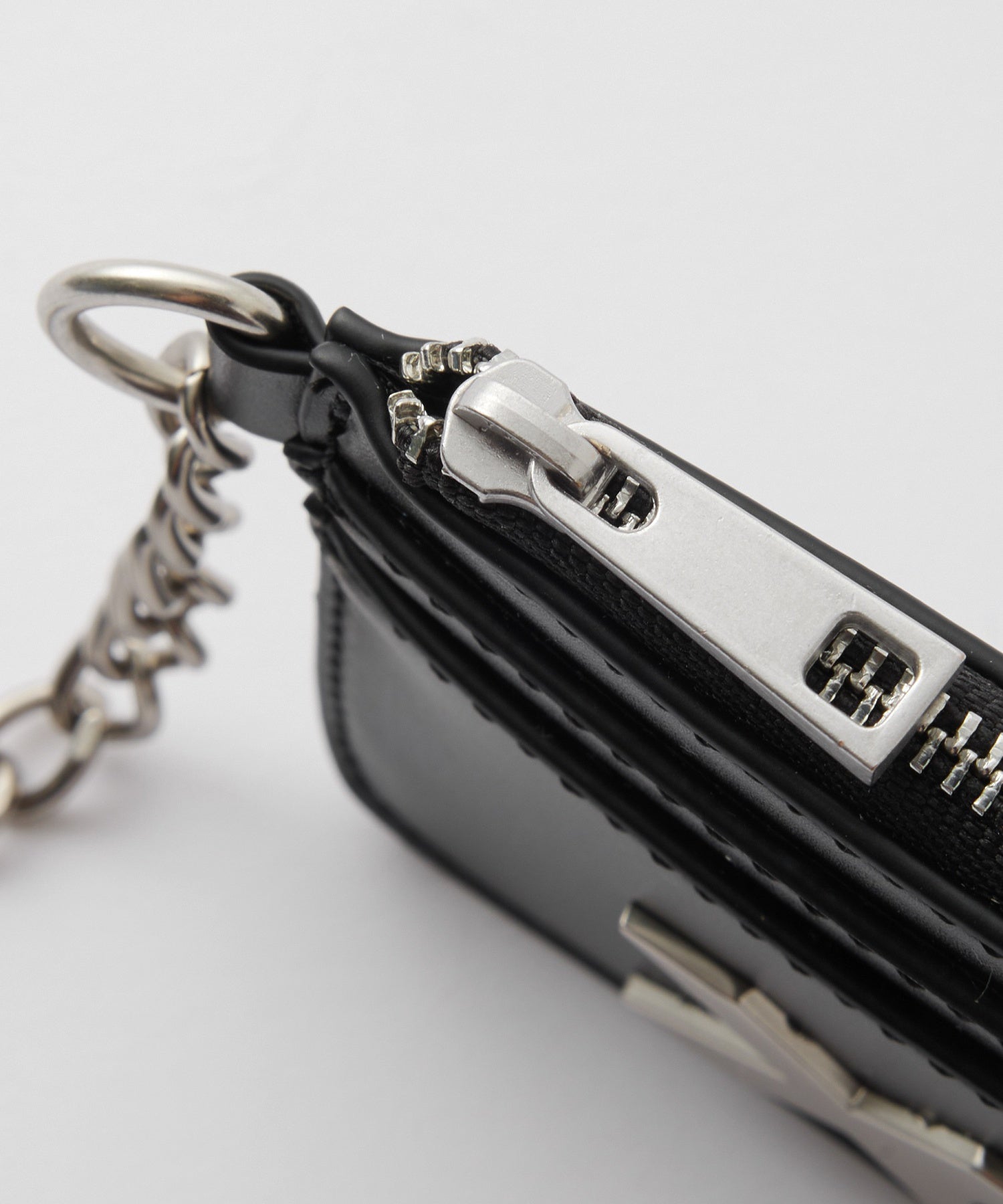 XG EMBLEM BUCKLE FAUX LEATHER CARD CASE