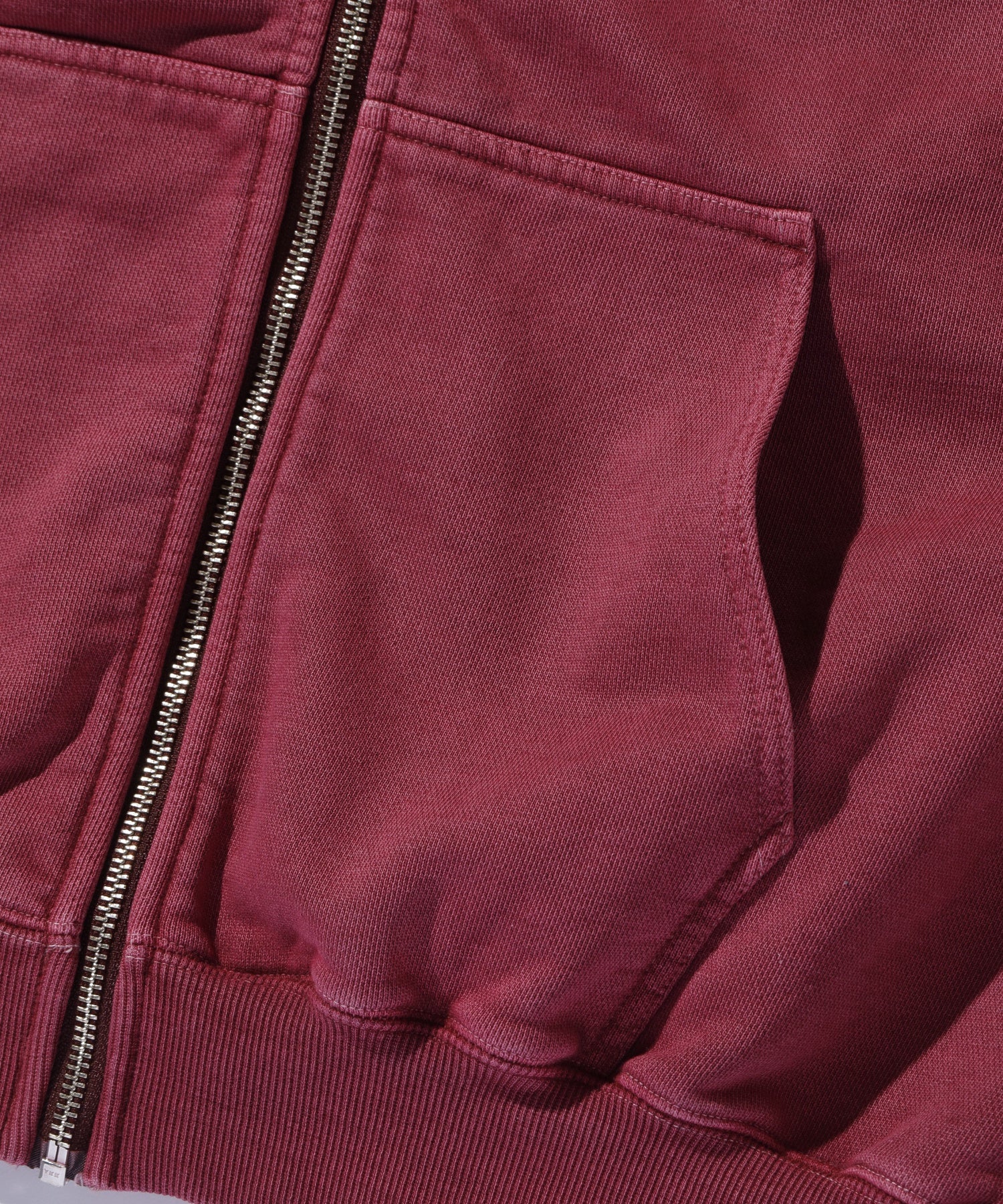 PIGMENT EMBOSSED ZIP HOODED SWEATSHIRT