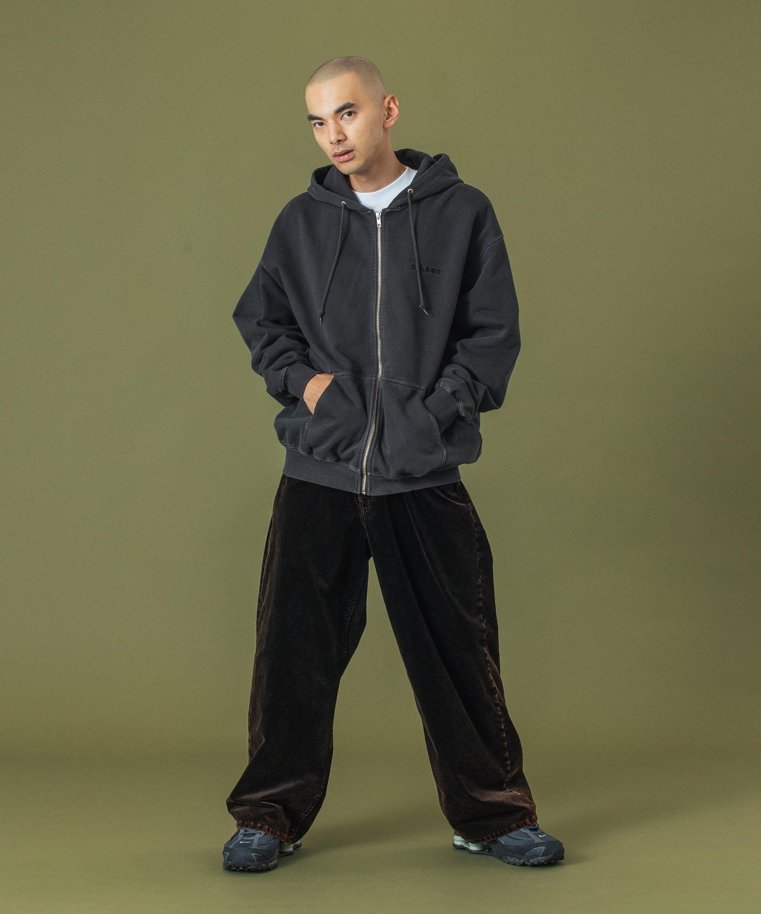PIGMENT DYED EMBOSS LOGO ZIP HOODED SWEAT