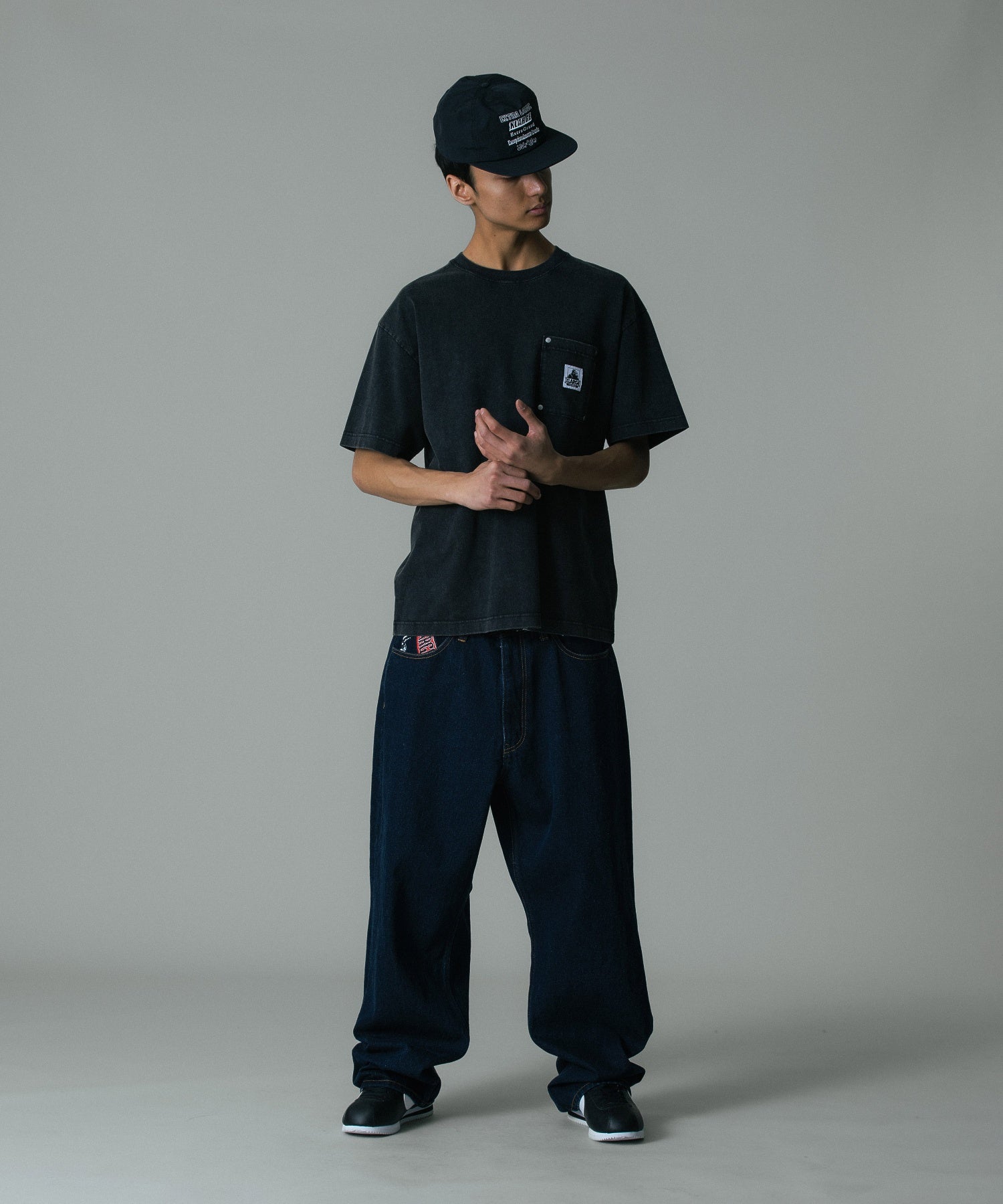 EMBROIDERED DENIM PANTS