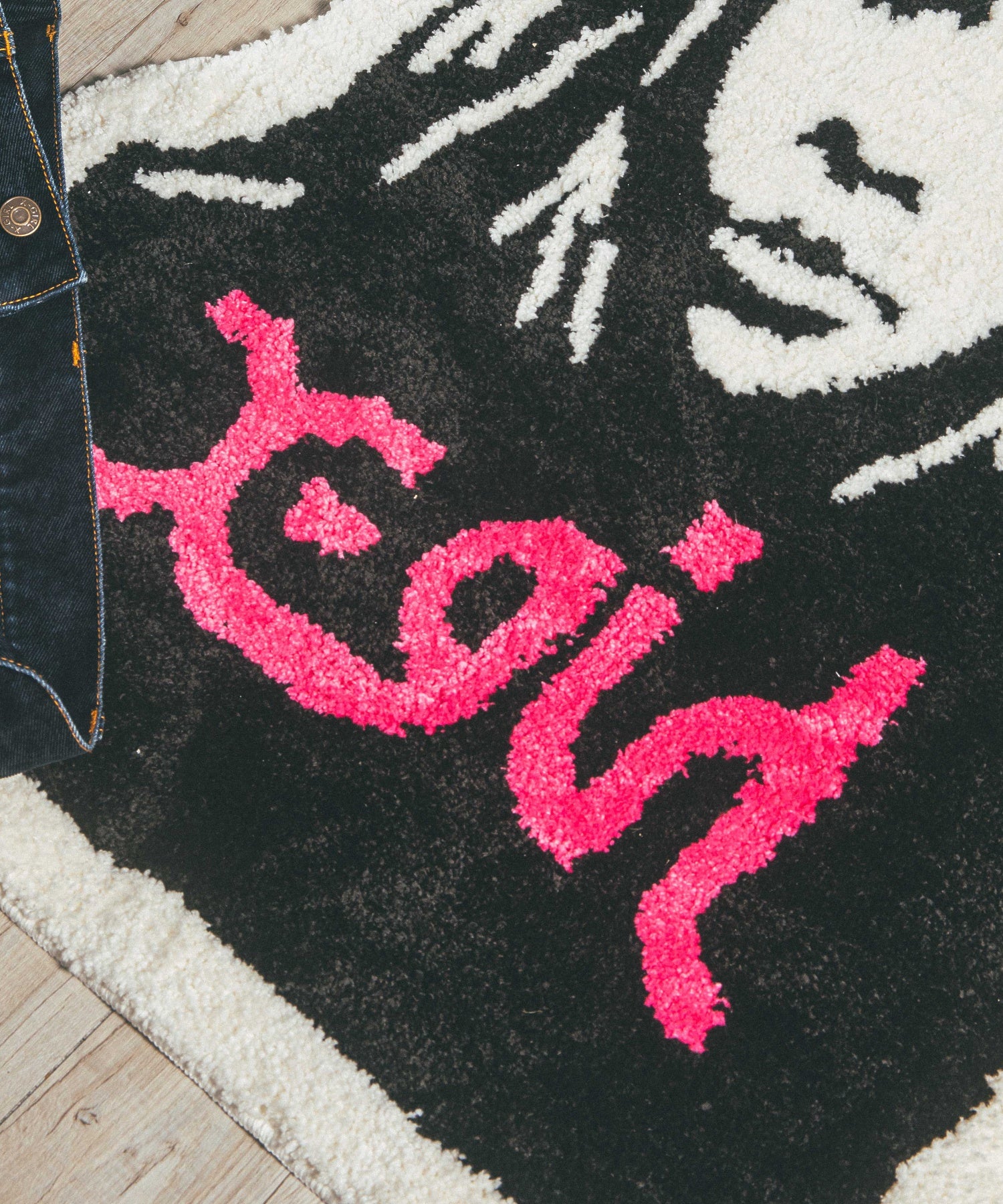 【BLACK & GOLD会員限定】FACE RUG