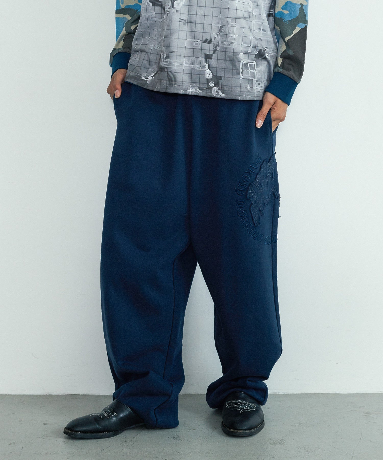 MODEL身長：183cm / 着用サイズ：Lサイズ