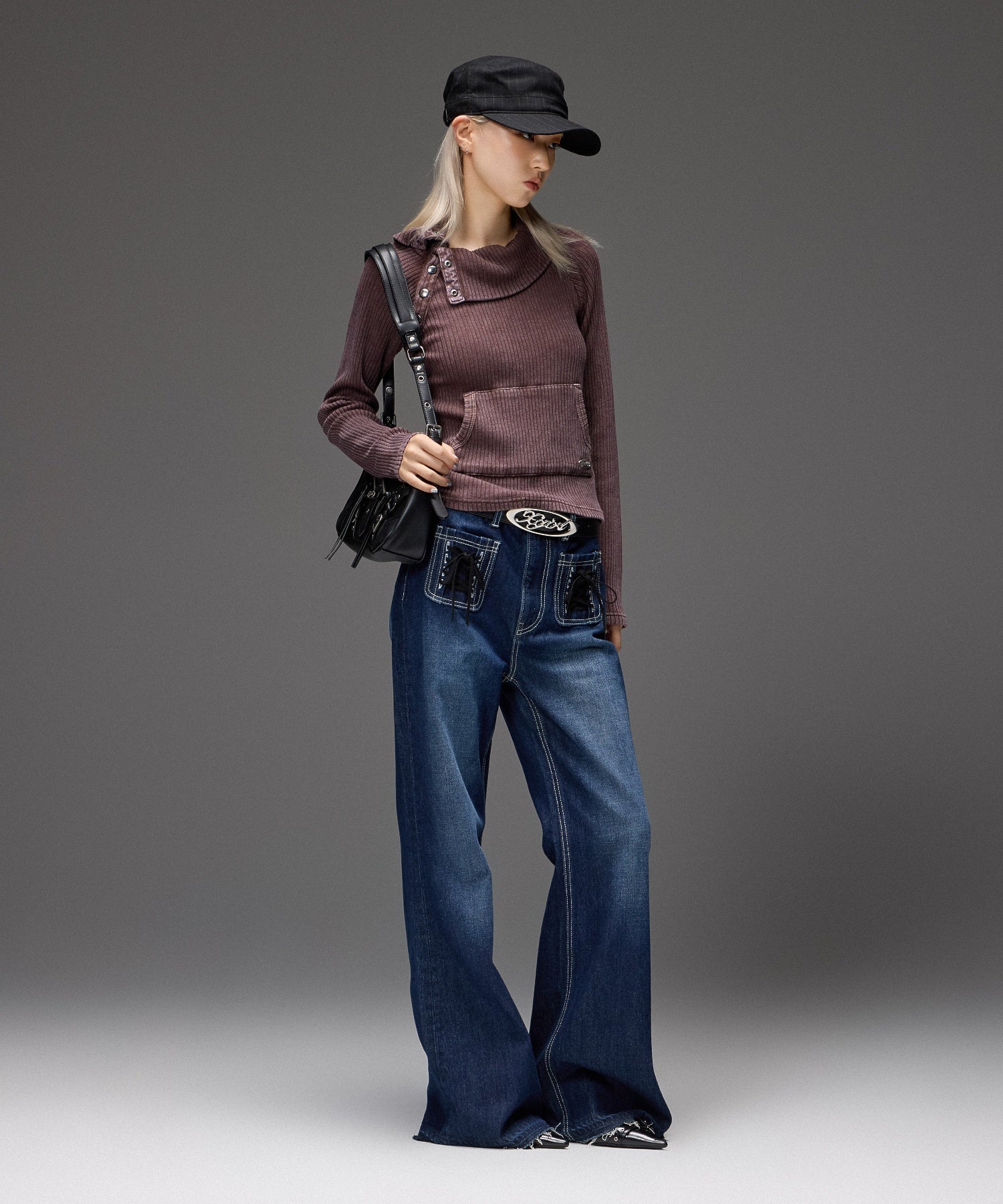 REVERSIBLE OVAL LOGO BUCKLE BELT