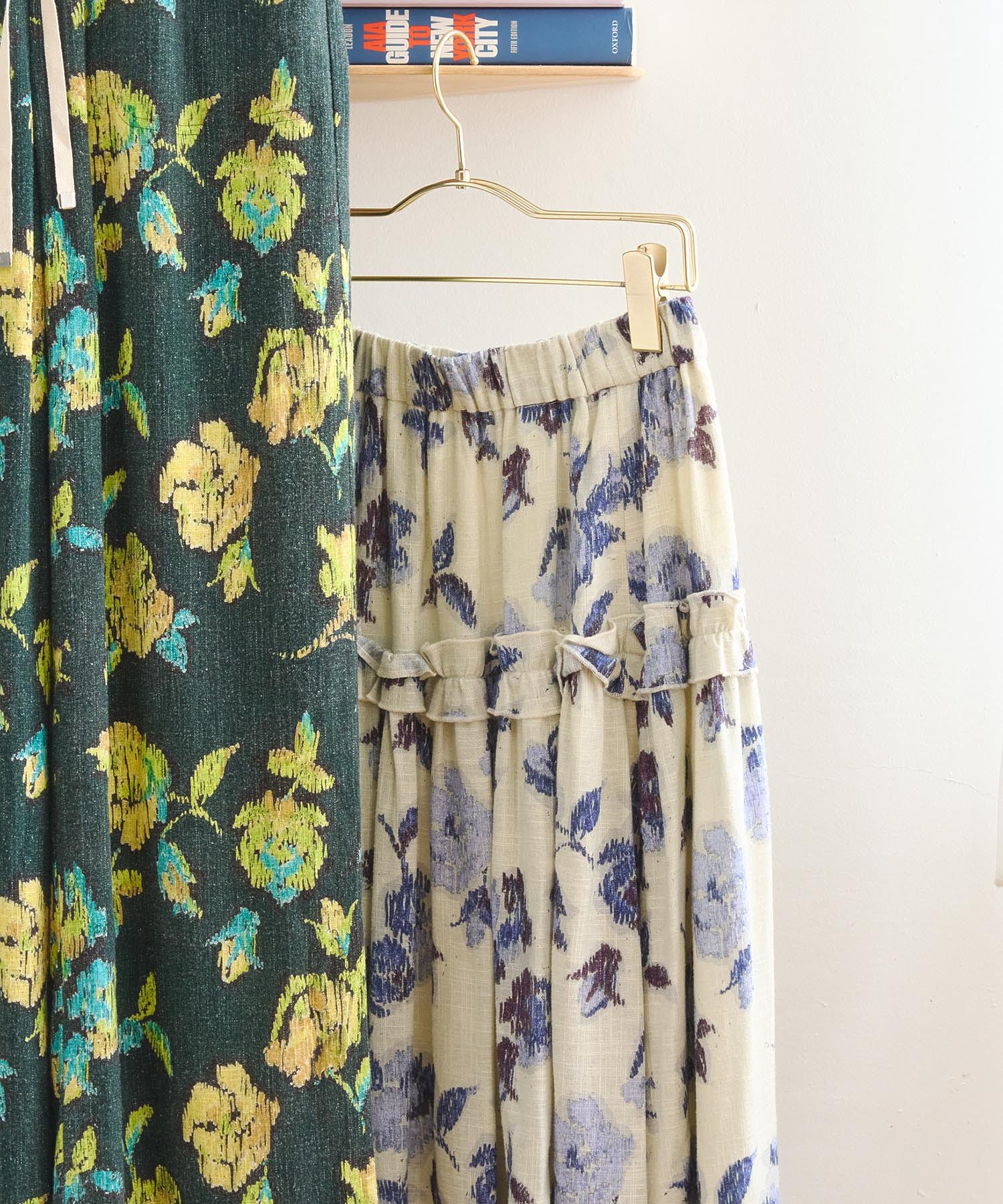 ROSE PRINT GATHERED SKIRT