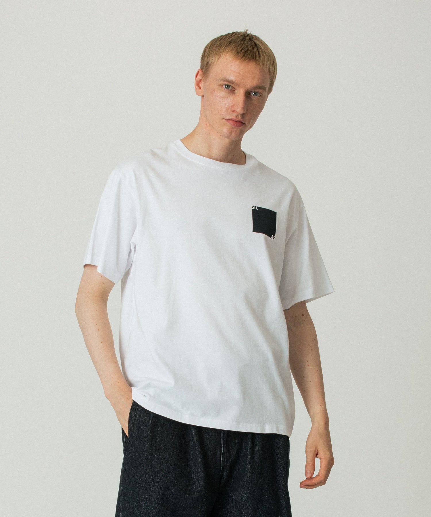 OUTLINE SQUARE S/S TEE