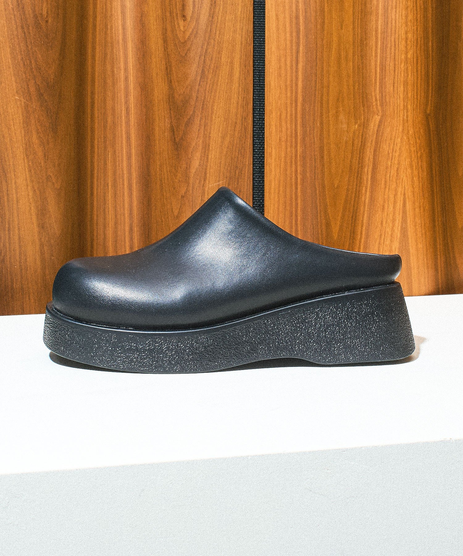 CLOG SHOES