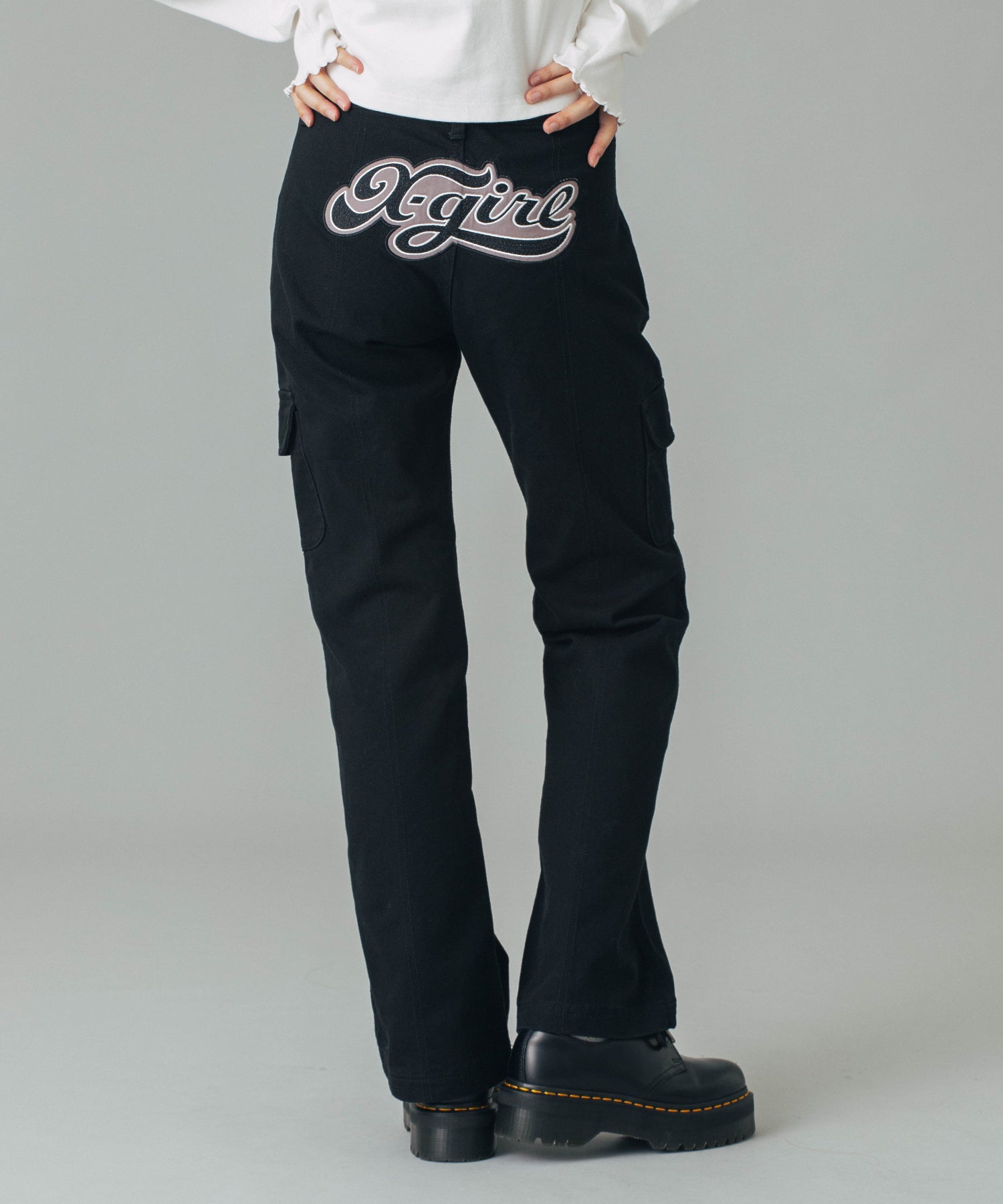 LOW RISE HIP LOGO PANTS