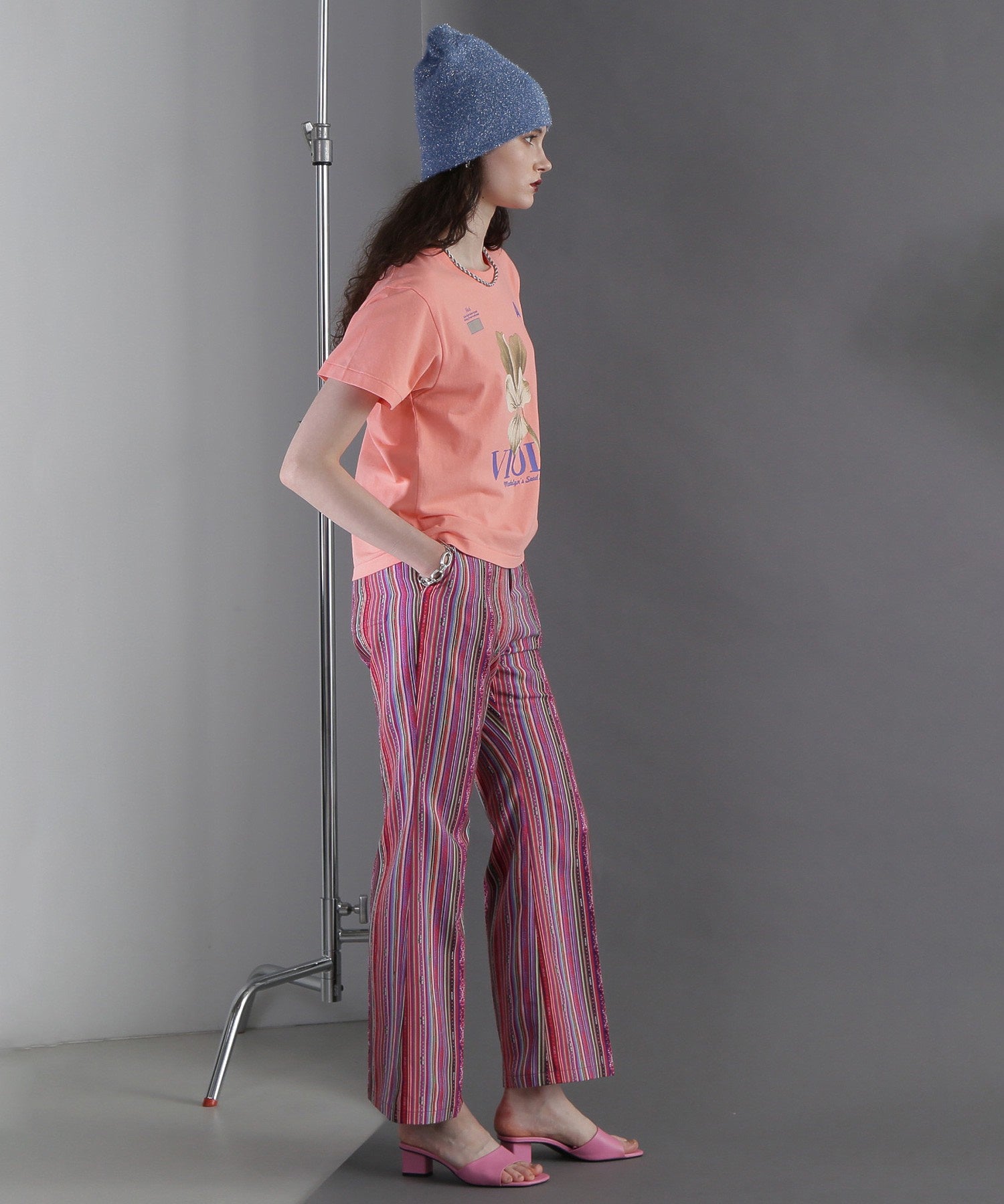 mag.by c/フラワーグラフィックTシャツ