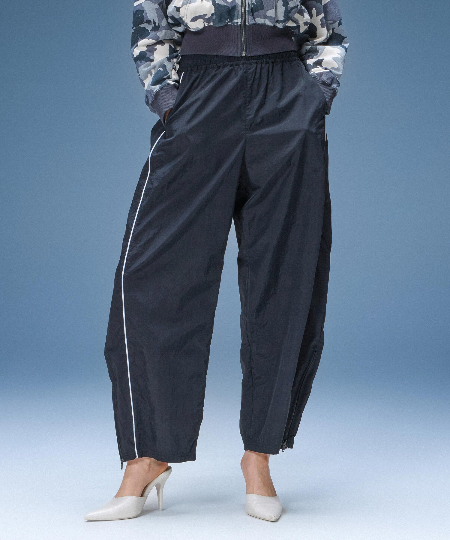 BANANA SHAPE TRACK PANTS