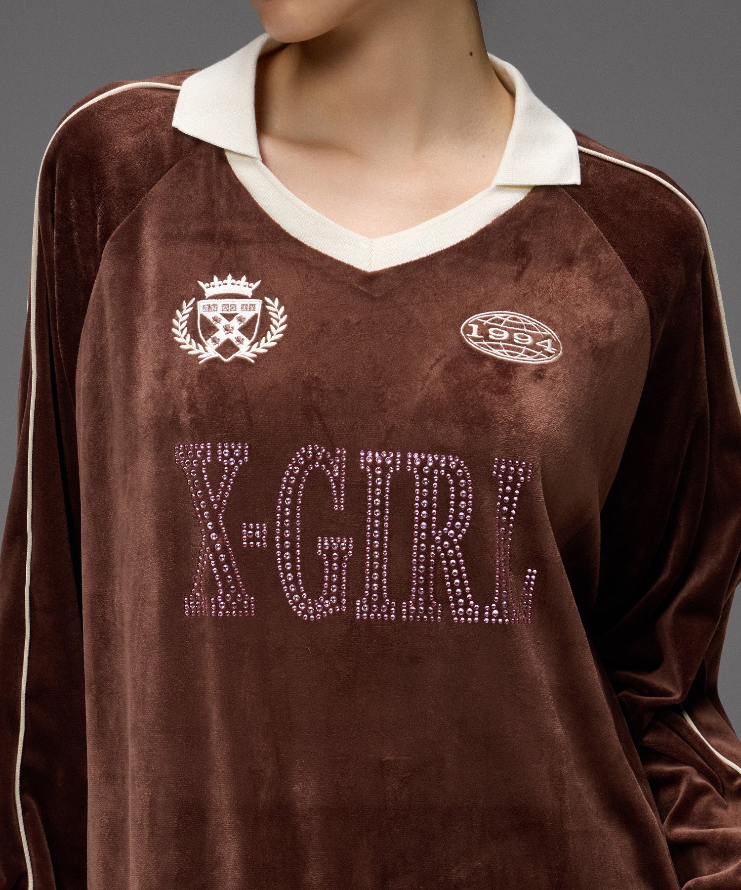 RHINESTONE LOGO VELOUR GAME SHIRT DRESS