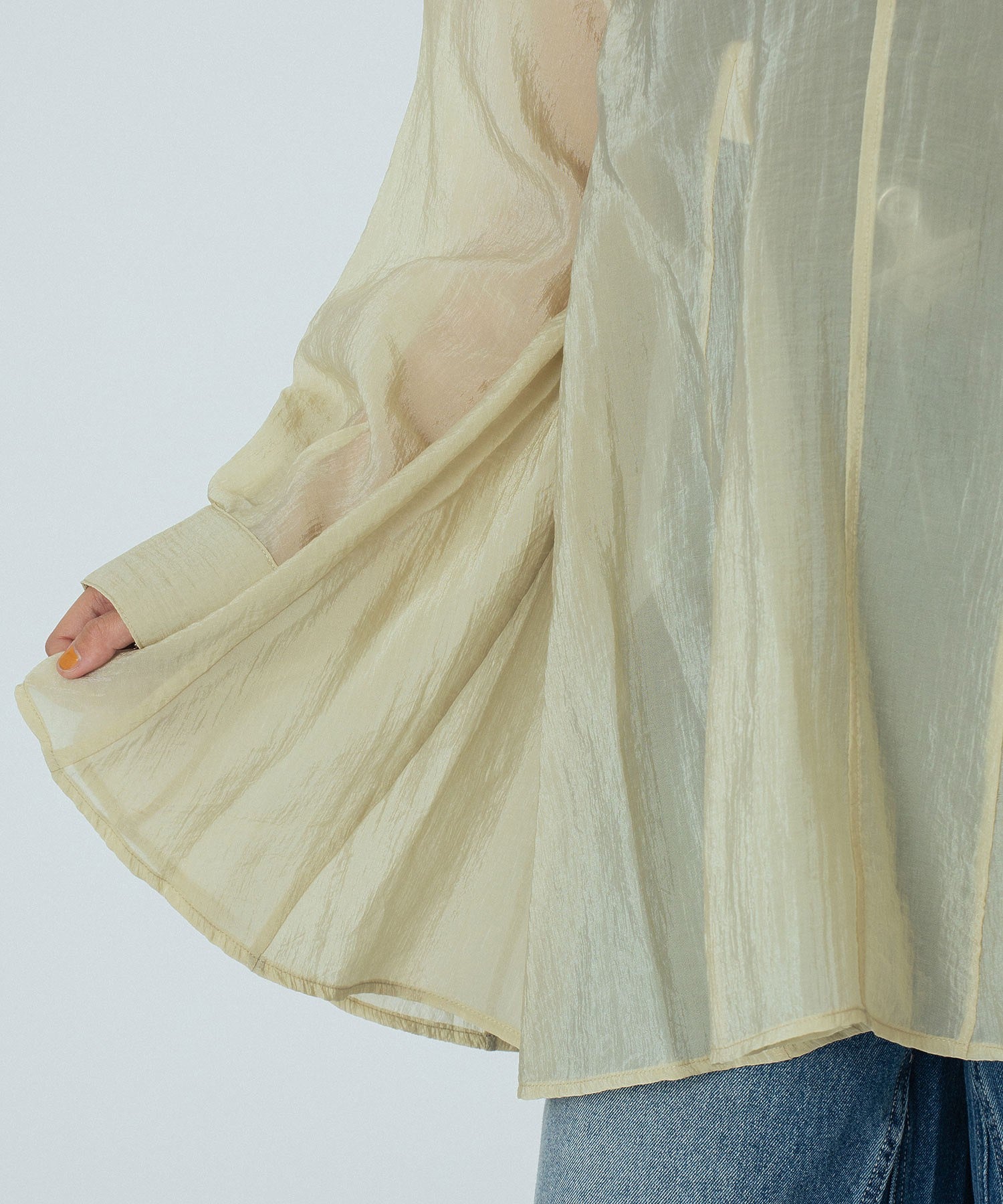 BACK RIBBON BLOUSE