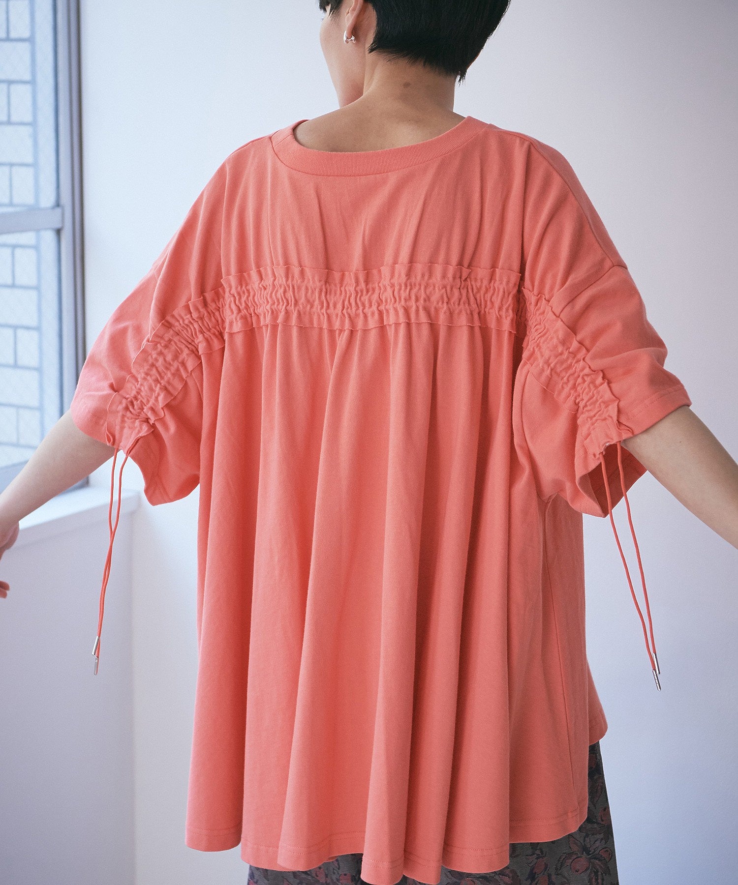 バックギャザープルオーバー