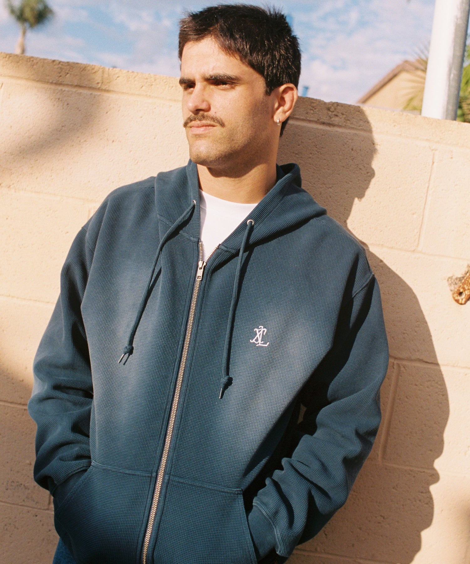 FADED WAFFLE ZIP UP HOODED SWEATSHIRT