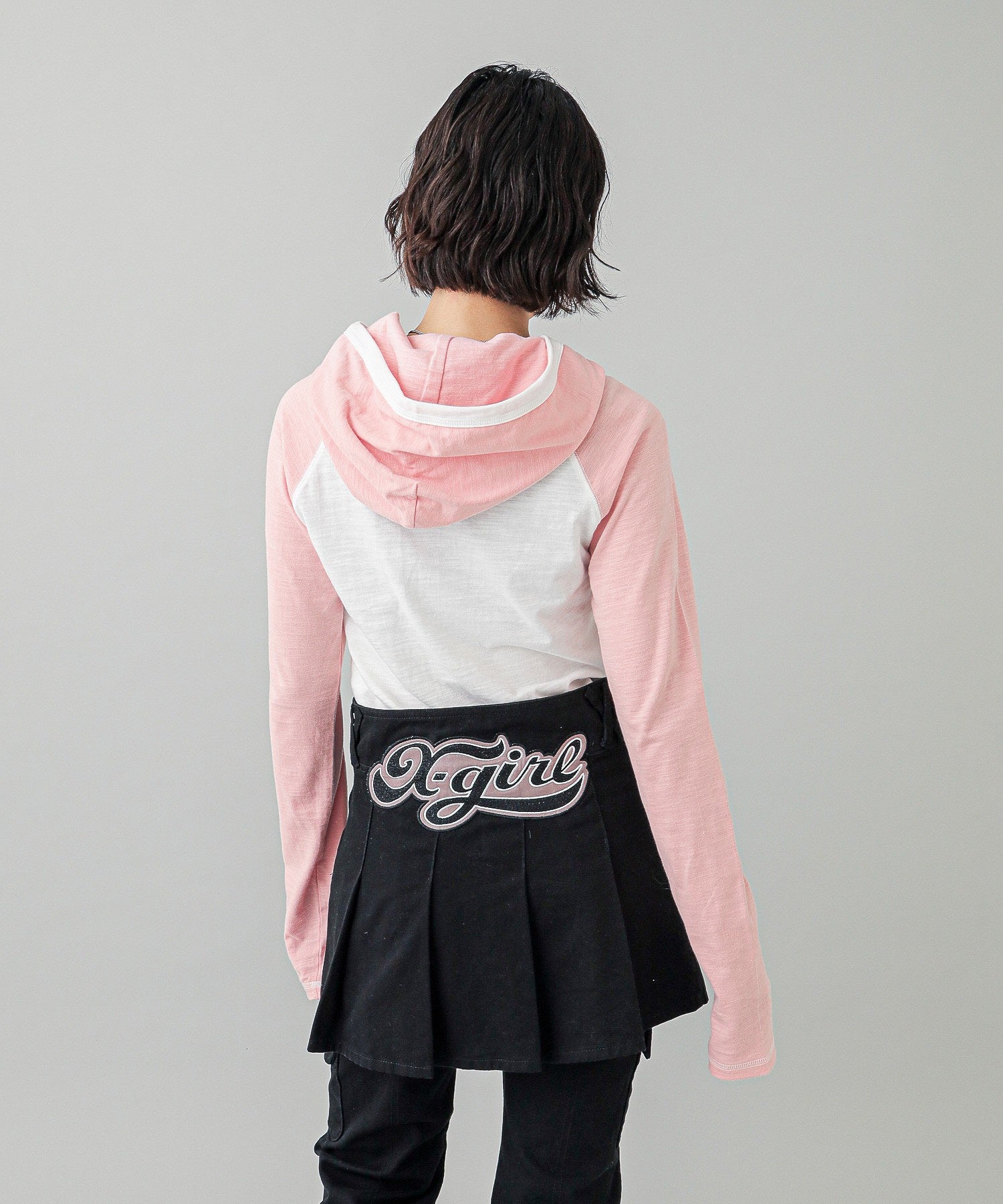 LOW RISE HIP LOGO MINI SKIRT