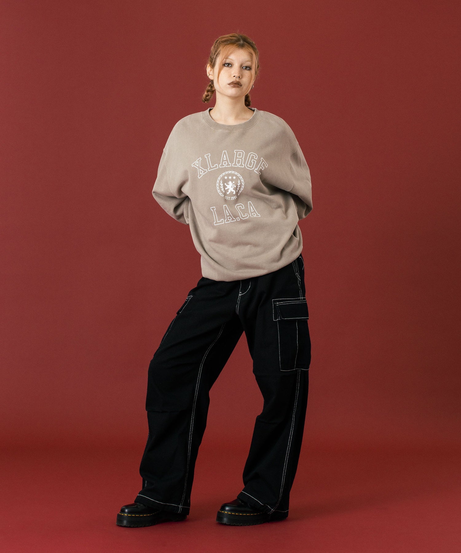 COLLEGE LOGO CREWNECK SWEATSHIRT