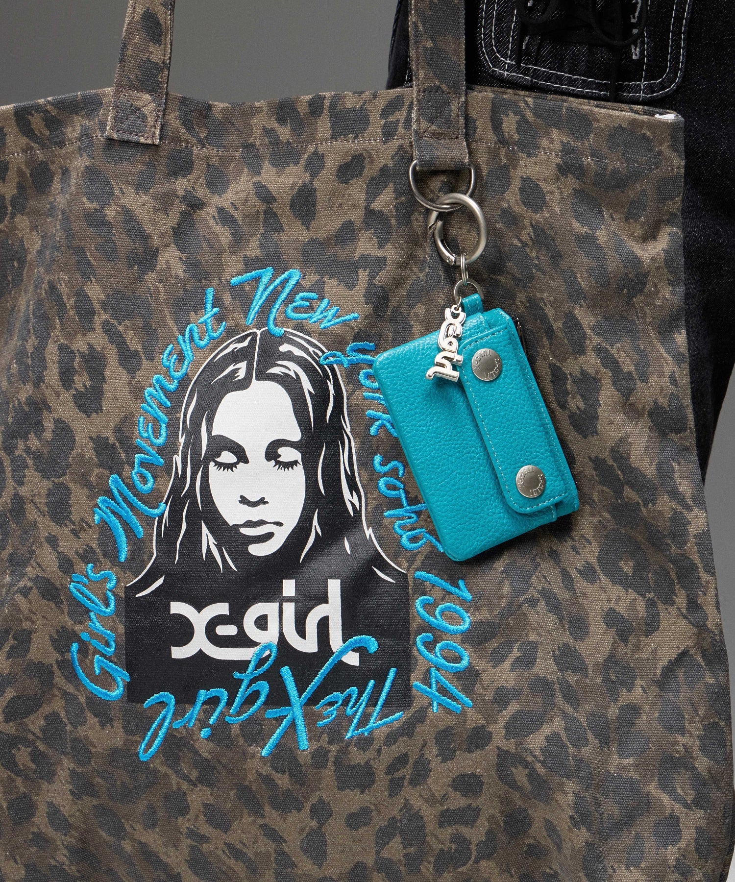 HAND DRAWN LOGO AND FACE TOTE BAG